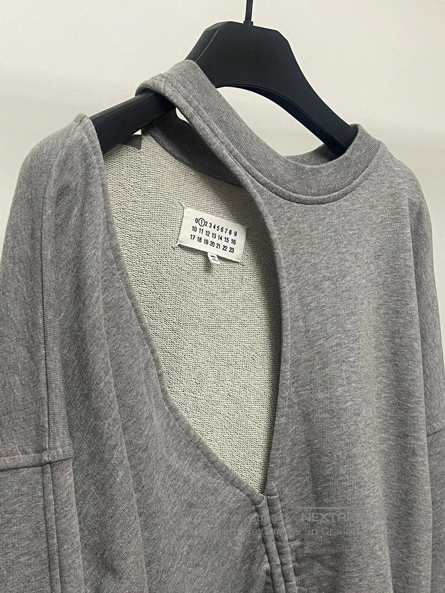 Maison Margiela Maison Margiela Open-Shoulder Sweatshirt. Size M / US 6-8 / IT 42-44 - 3 Thumbnail