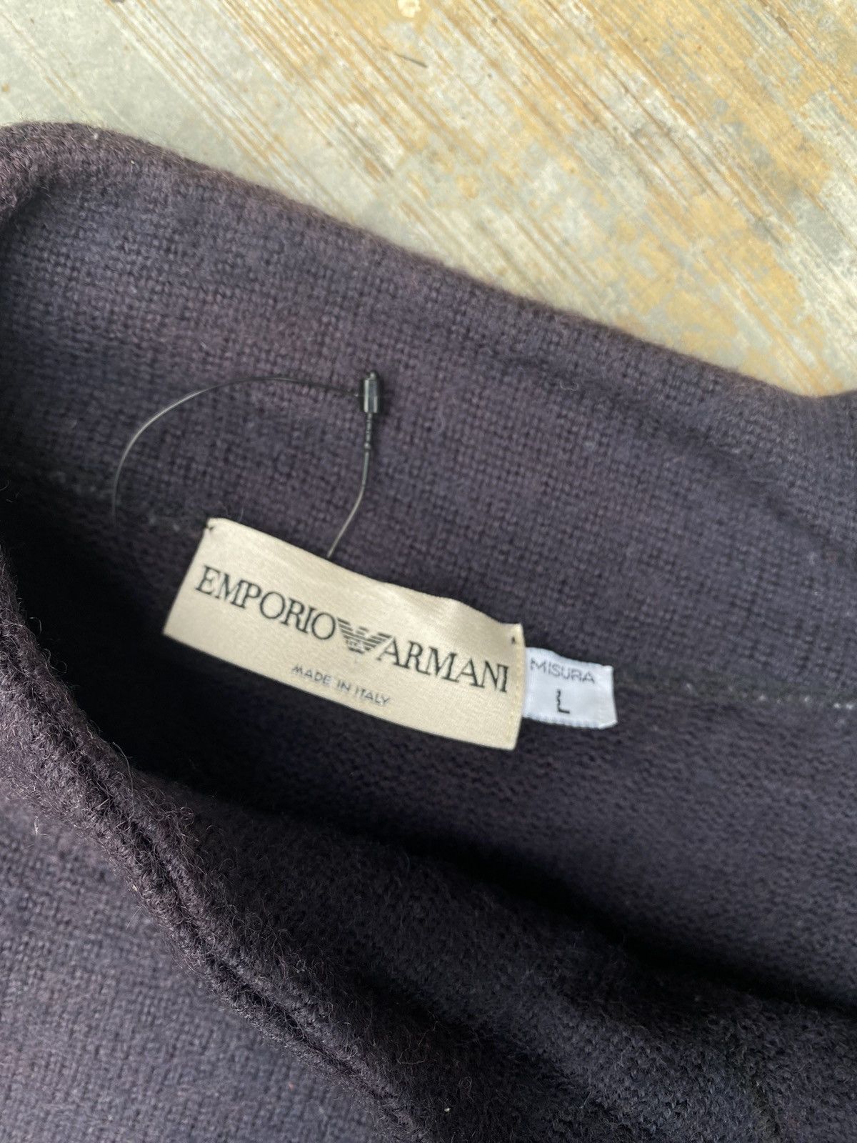 Emporio Armani × Vintage Vintage Emporio Armani Sun Faded Wool Sweater Size L / US 10 / IT 46 - 7 Thumbnail
