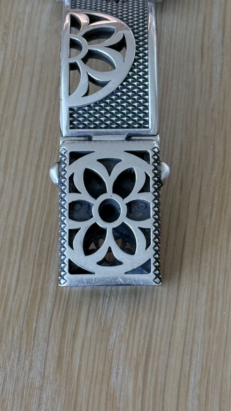 GOOD ART HLYWD Driftin' & Dreamin' Bout Apples Watch Band Size ONE SIZE - 7 Thumbnail