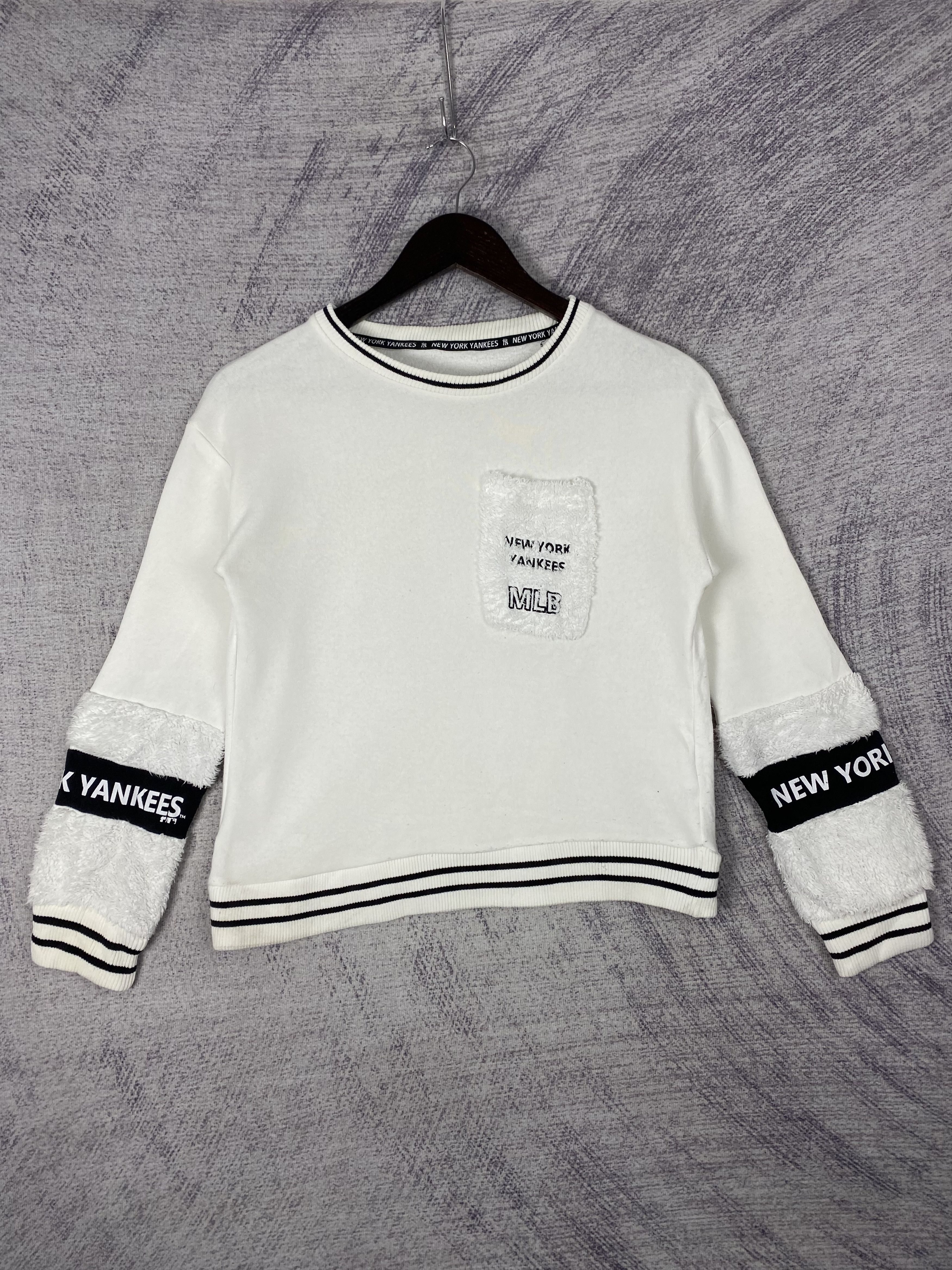 New York Yankees New York Yankees Crewneck Long Sleeve Sweatshirts Size XS / US 0-2 / IT 36-38 - 1 Thumbnail