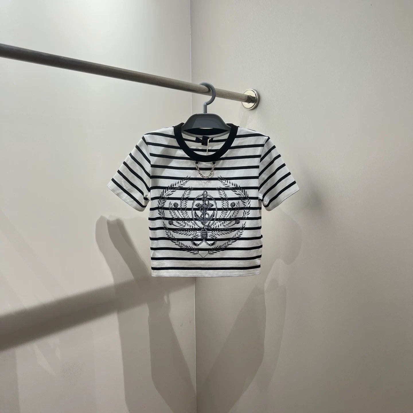 Louis Vuitton Louis Vuitton Printed Striped T-Shirt s Men Size US S / EU 44-46 / 1 - 1 Thumbnail