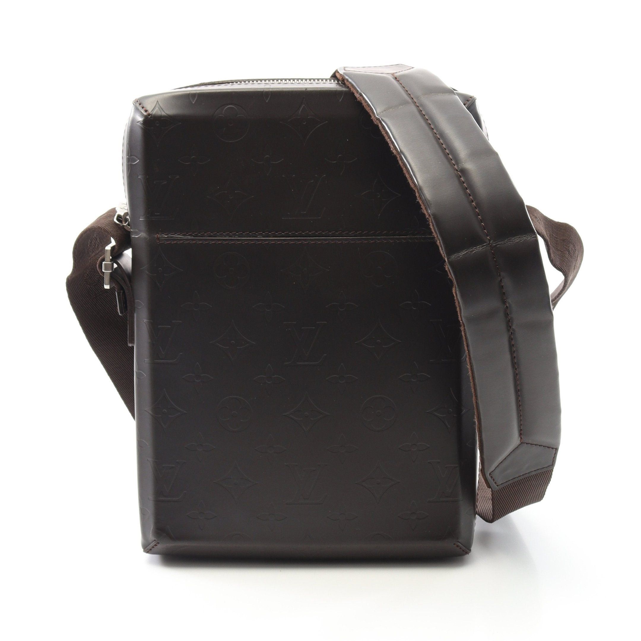 Louis Vuitton Louis Vuitton Bobby Monogram Glace Cafe Shoulder Bag Leather Dark Brown Size ONE SIZE - 1 Thumbnail
