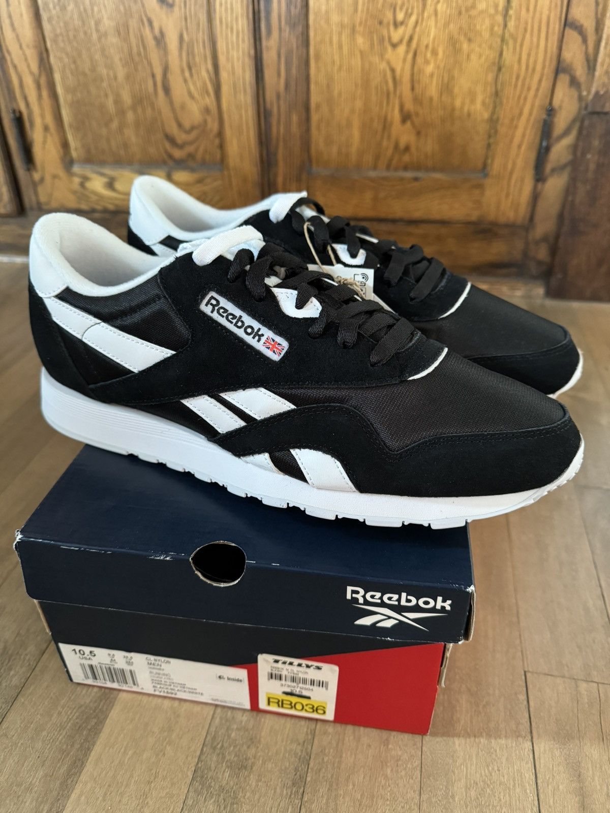 Reebok Reebok Classic Nylon - Black/Black/White Size US 10.5 / EU 43-44 - 1 Thumbnail