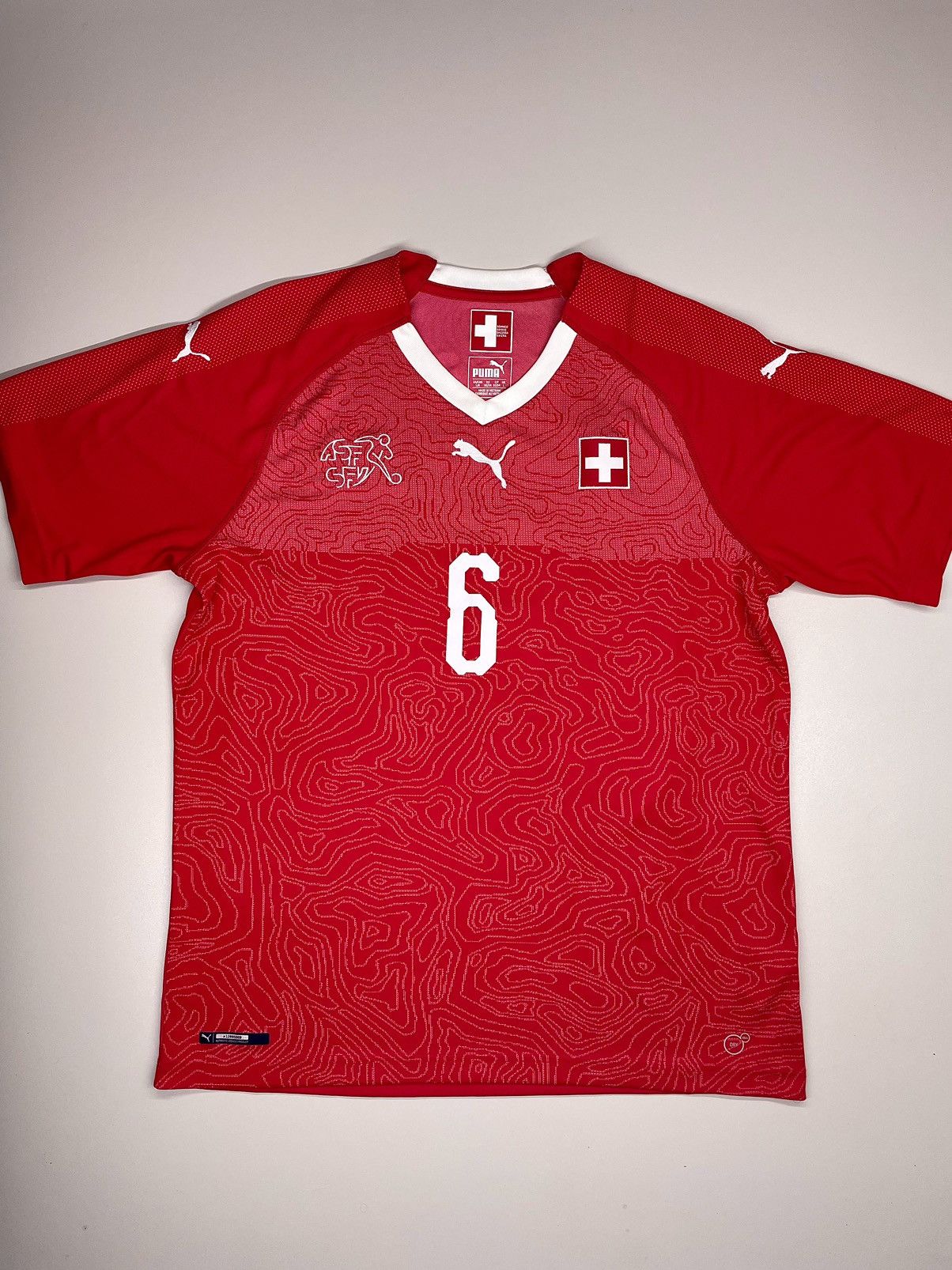Puma Switzerland Jersey 2018-20 #6 Lang Red Home Shirt - L Size Size US L / EU 52-54 / 3 - 1 Thumbnail