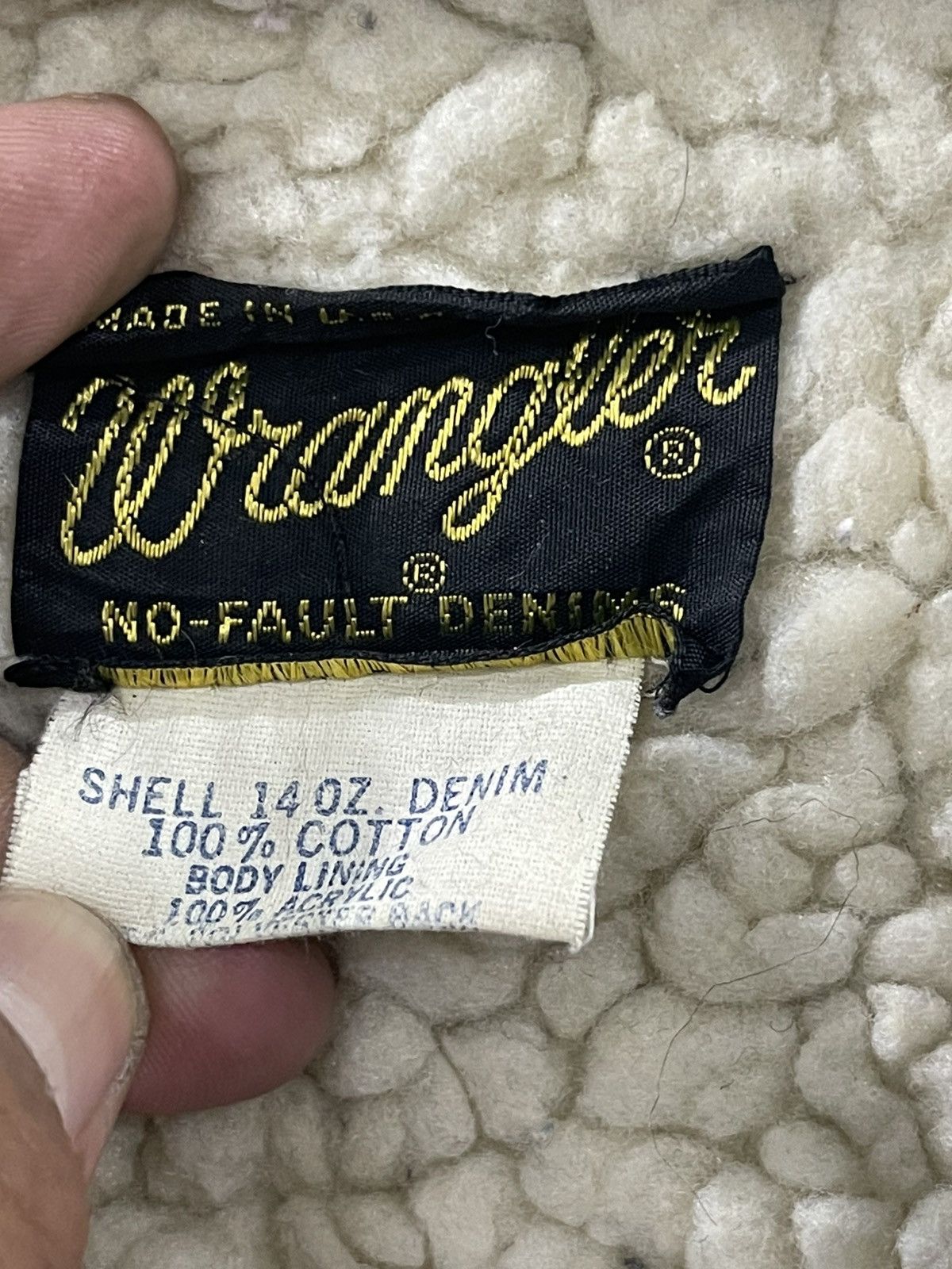 Wrangler Vintage Wrangler Sherpa Lined Distressed Denim Vest Size US M / EU 48-50 / 2 - 13 Thumbnail