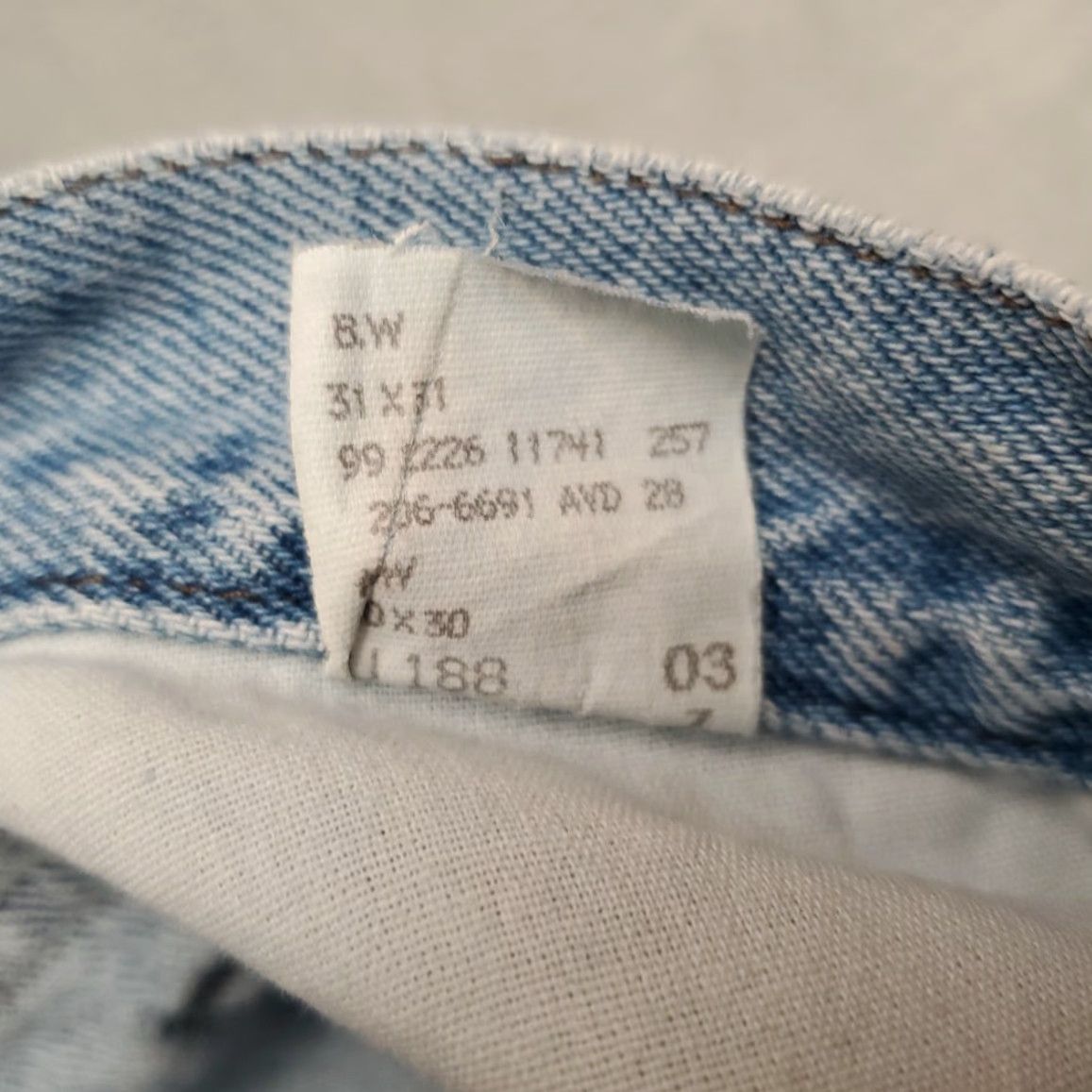 Lee VINTAGE Lee Jeans Mens 30x30 Faded Blue Denim Tapered Leg Baggy Straight 90s 5-Pocket Mens Denim Pants Size US 30 / EU 46 - 7 Thumbnail