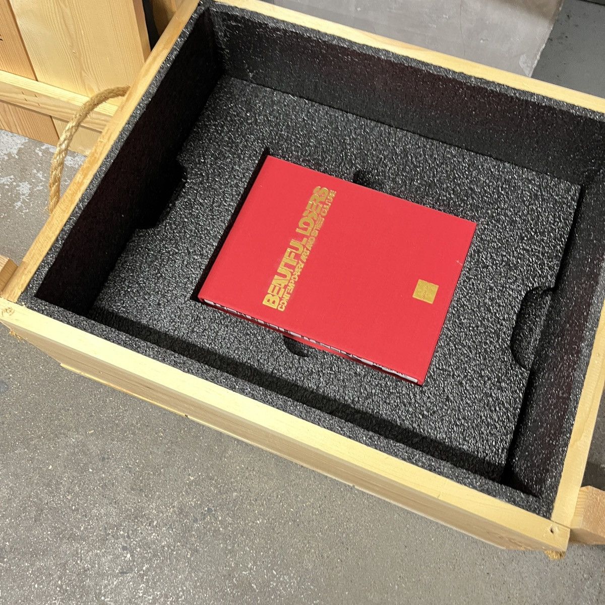 Shepard Fairey The Beautiful Losers Catalog Box Set 2006 #37/100 Size ONE SIZE - 11 Thumbnail