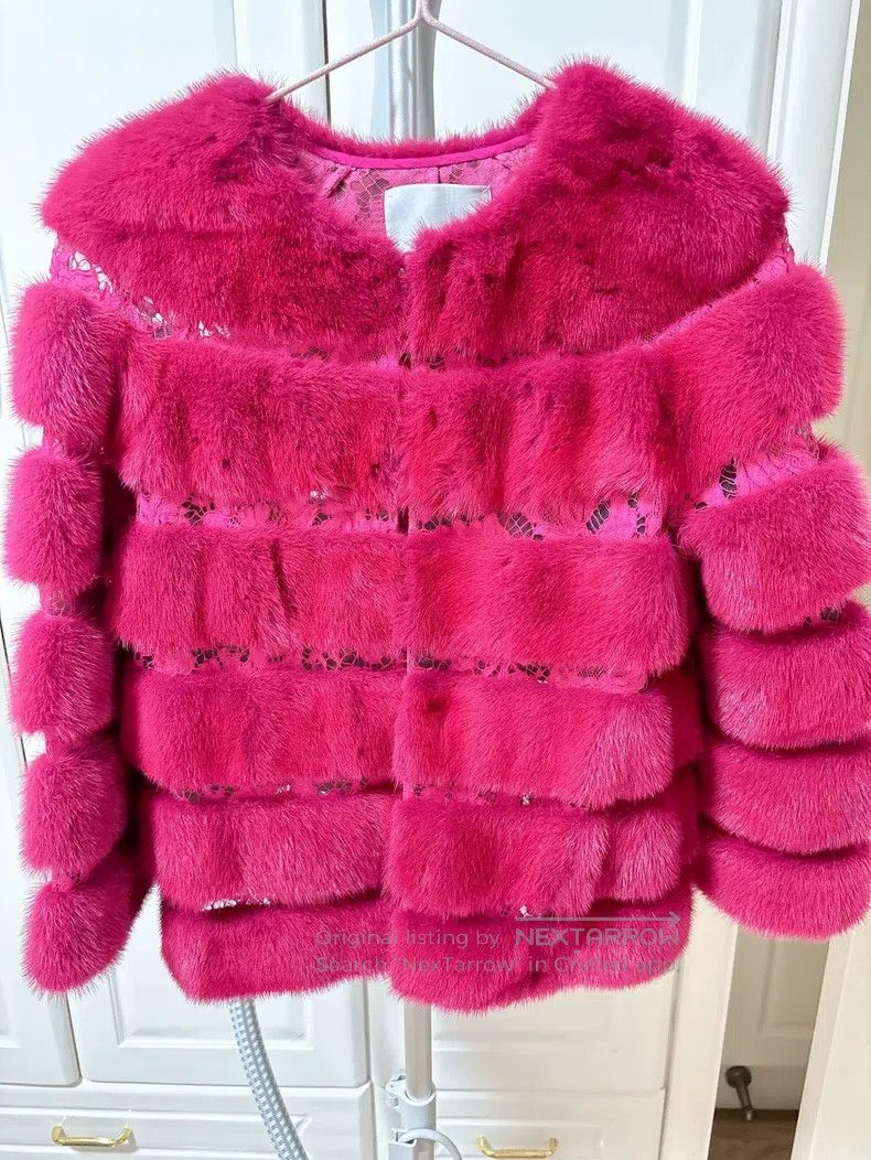 Valentino Valentino Date red lace mink Size M / US 6-8 / IT 42-44 - 1 Thumbnail