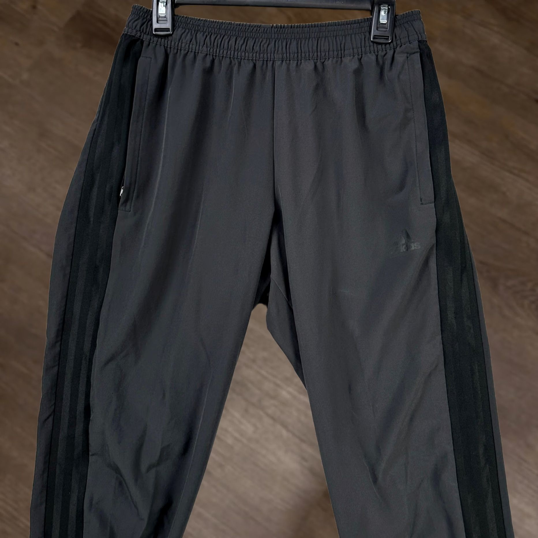 Adidas Adidas Mens Jogger Pants Medium Gray Black Cropped Sweatpants Stretch Pull On Size US 31 - 1 Thumbnail