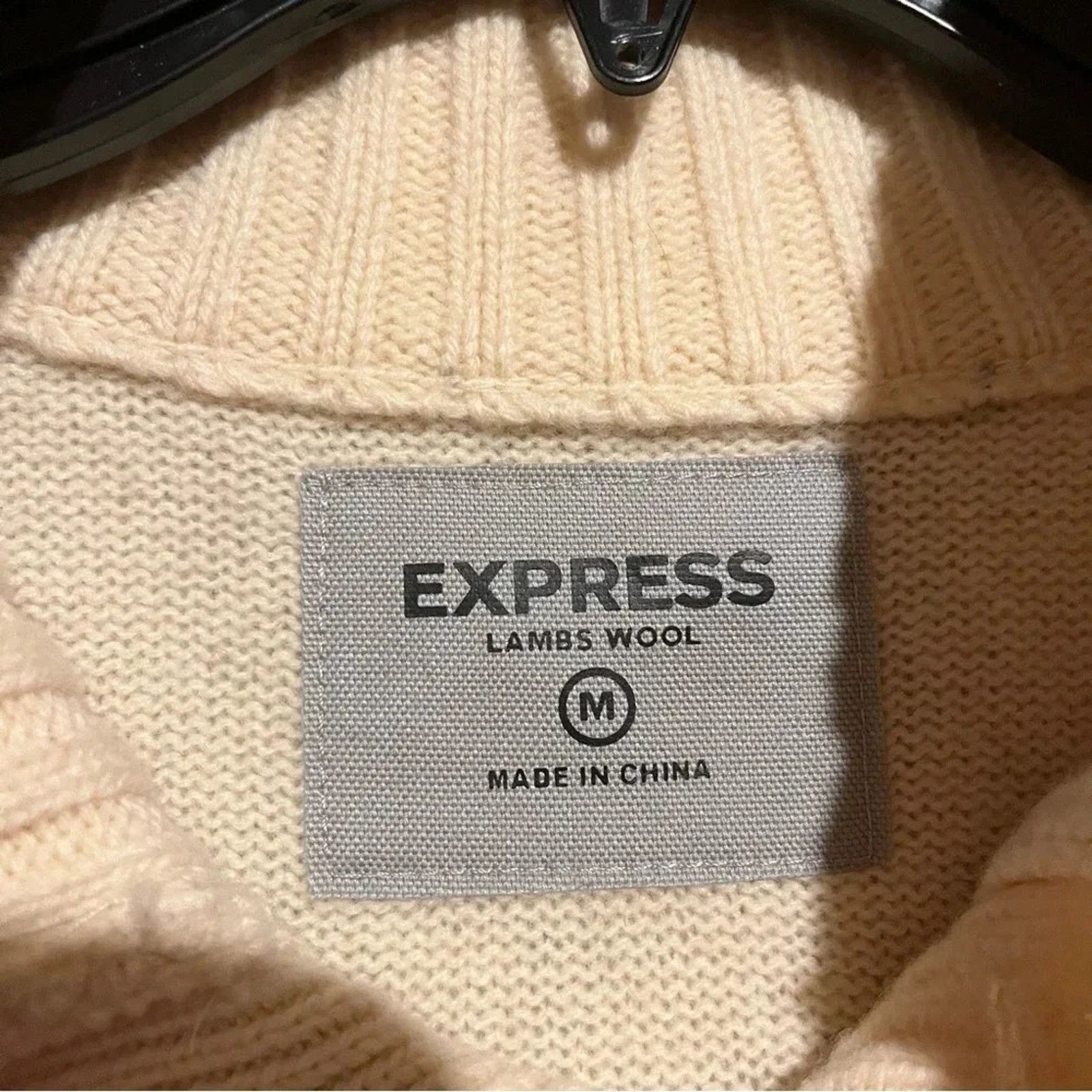 Express Express 100% Lambs Wool Sweater Cream Sz M Henley Mock Neck Size US M / EU 48-50 / 2 - 3 Thumbnail