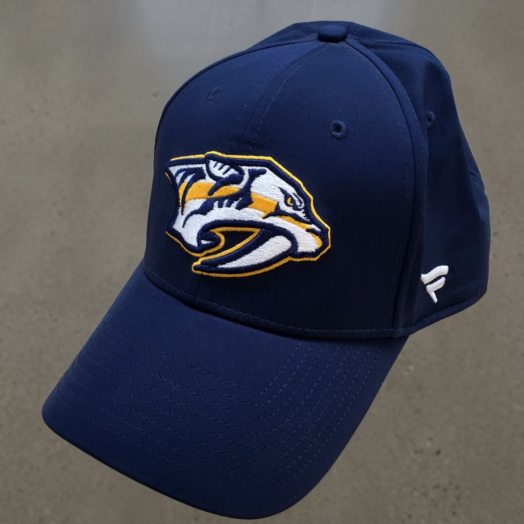 Vintage Nashville Predators Fanatics NHL Baseball Cap Unisex Blue M-L Fitted Embroidered Size ONE SIZE - 1 Thumbnail