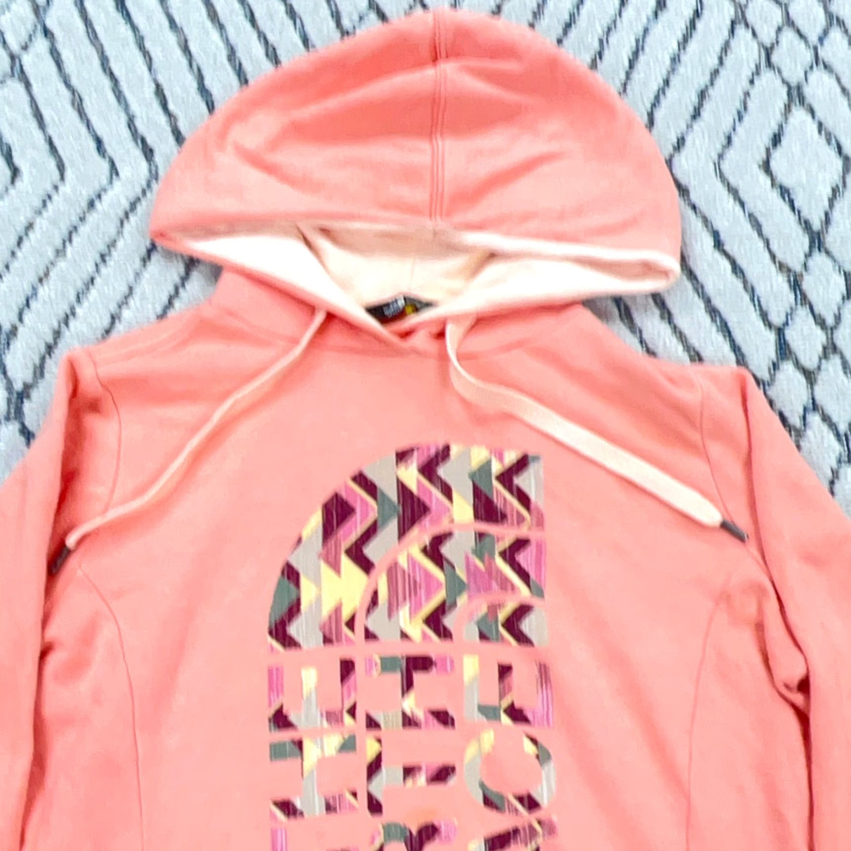 The North Face The North Face Hoodie Women S Pink Solid Logo Raglan Hooded Pockets All Seasons Regular Sweatshirt Jackets? Size S / US 4 / IT 40 - 2 Thumbnail
