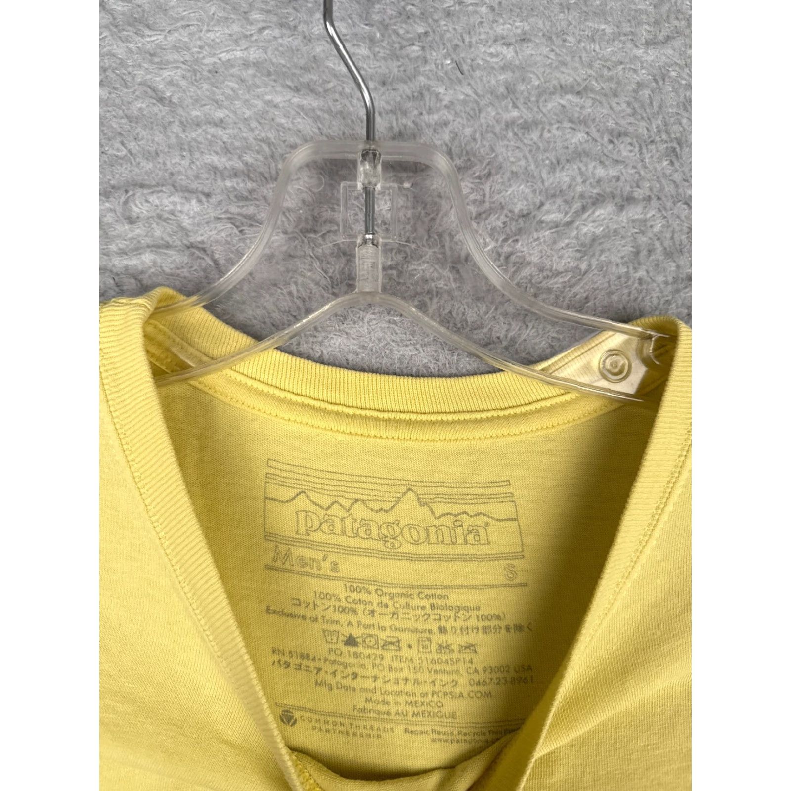 Patagonia Patagonia Shirt Men Small Yellow Crew Neck 100% Cotton UKULELE Live Simply READ T-Shirt Logo All Seasons Outdoor Size US S / EU 44-46 / 1 - 7 Thumbnail