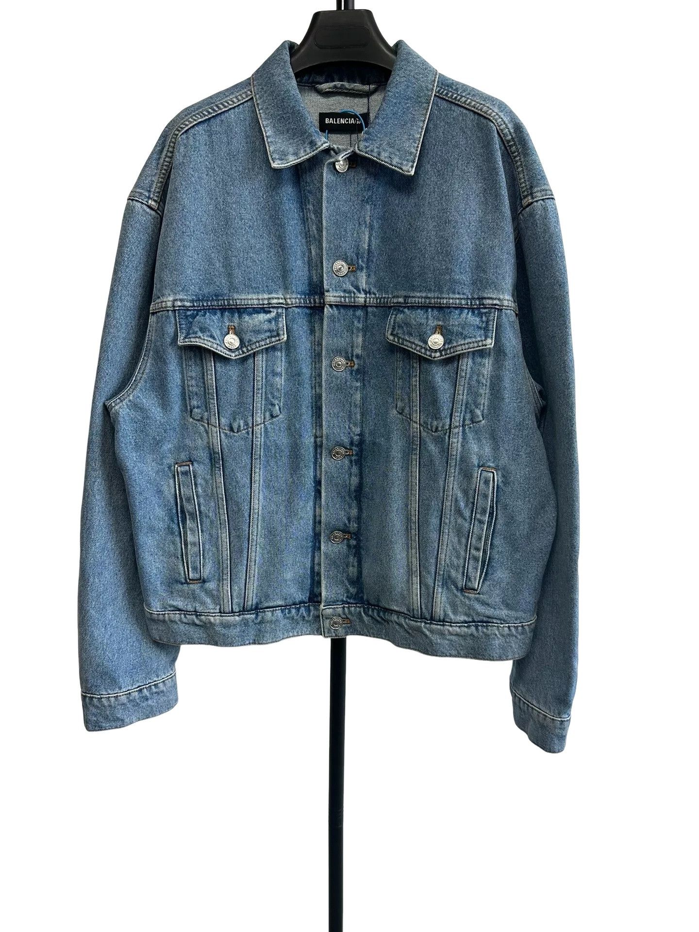 Balenciaga Balenciaga Multilingual Logo Denim Jacket Size 44 Size US S / EU 44-46 / 1 - 1 Thumbnail