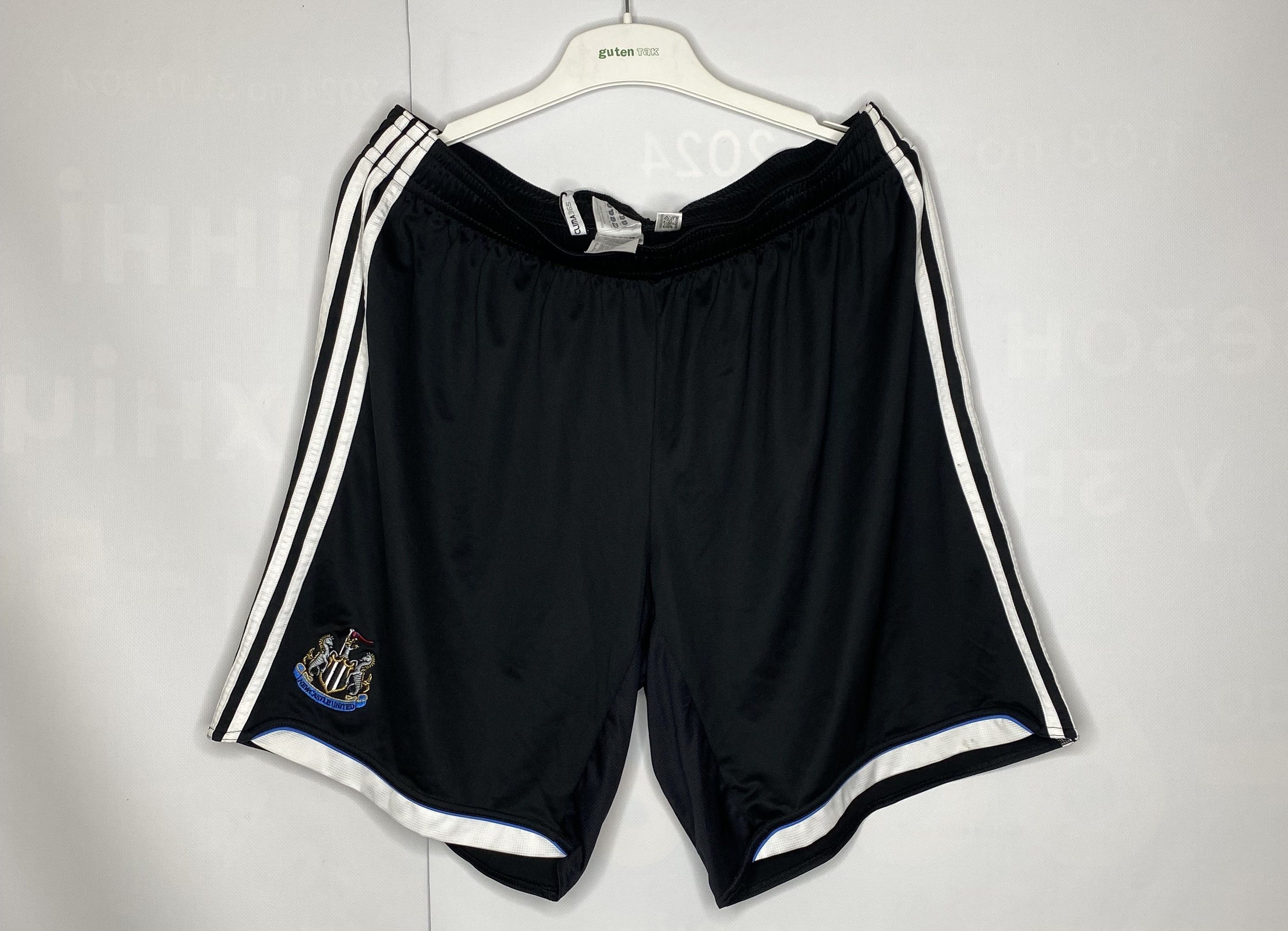 Adidas NEWCASTLE UNITED 2009 HOME FOOTBALL SOCCER SHORTS Size US 40 / EU 56 - 1 Thumbnail