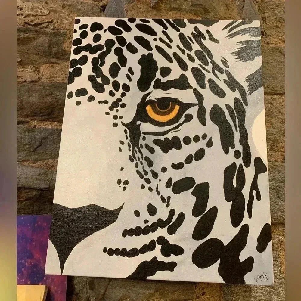 Designer Striking Black and White Leopard Art Size ONE SIZE - 1 Preview