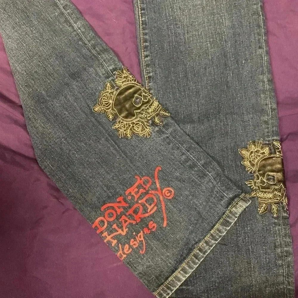 Ed Hardy Ed Hardy Women's Distressed Jeans with Skull Embroidery Size 28" / US 6 / IT 42 - 5 Thumbnail