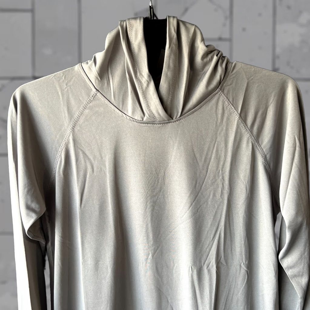 Under Armour Under Armour Hoodie Womens XL Grey Pullover Sweater Sweatshirt Lightweight Gym Size XL / US 12-14 / IT 48-50 - 1 Thumbnail