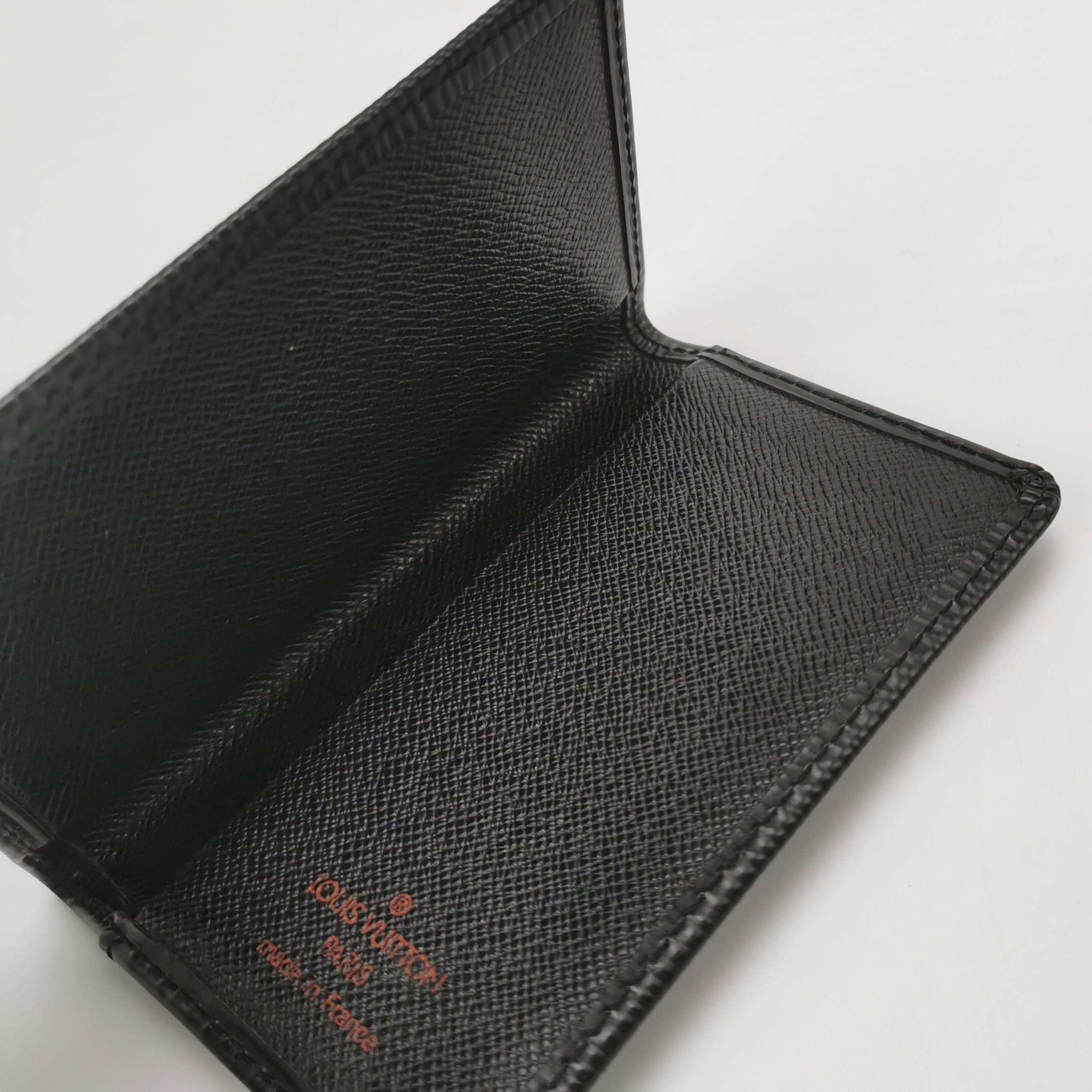 Louis Vuitton Louis Vuitton (LV) Cowhide solid color water ripple LV lett Size ONE SIZE - 1 Thumbnail