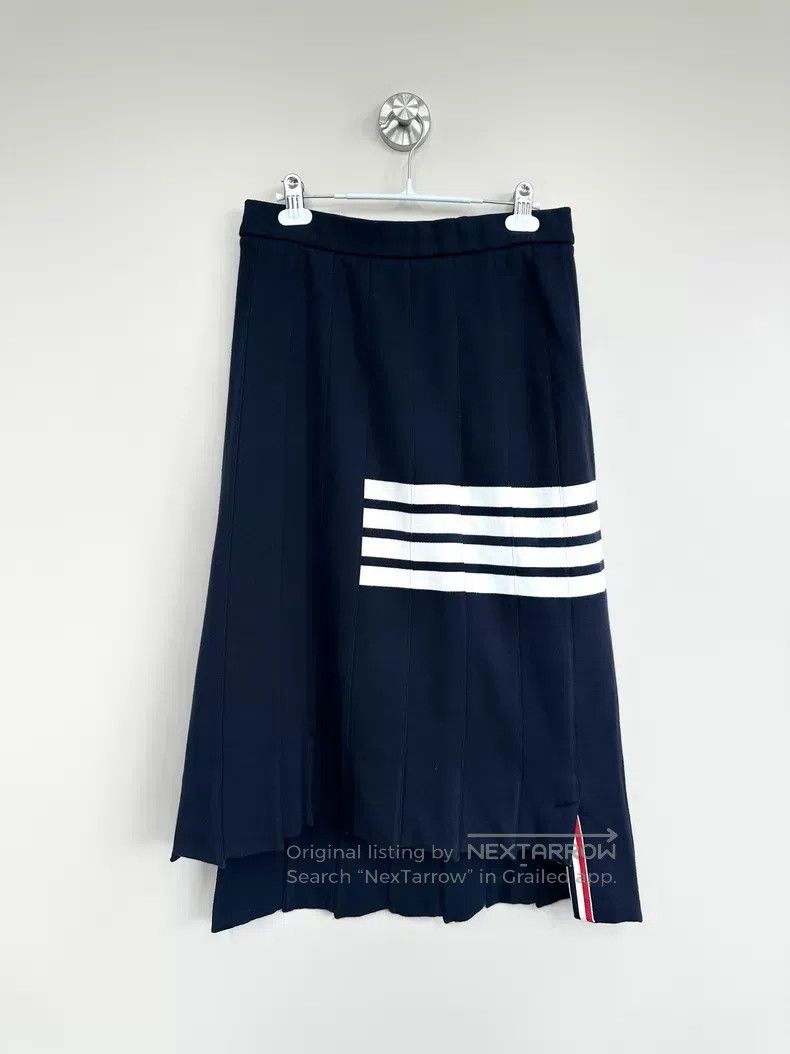Thom Browne Thom Browne Navy Blue Classic Four Stripe Pleated Skirt Size 28" / US 6 / IT 42 - 1 Thumbnail