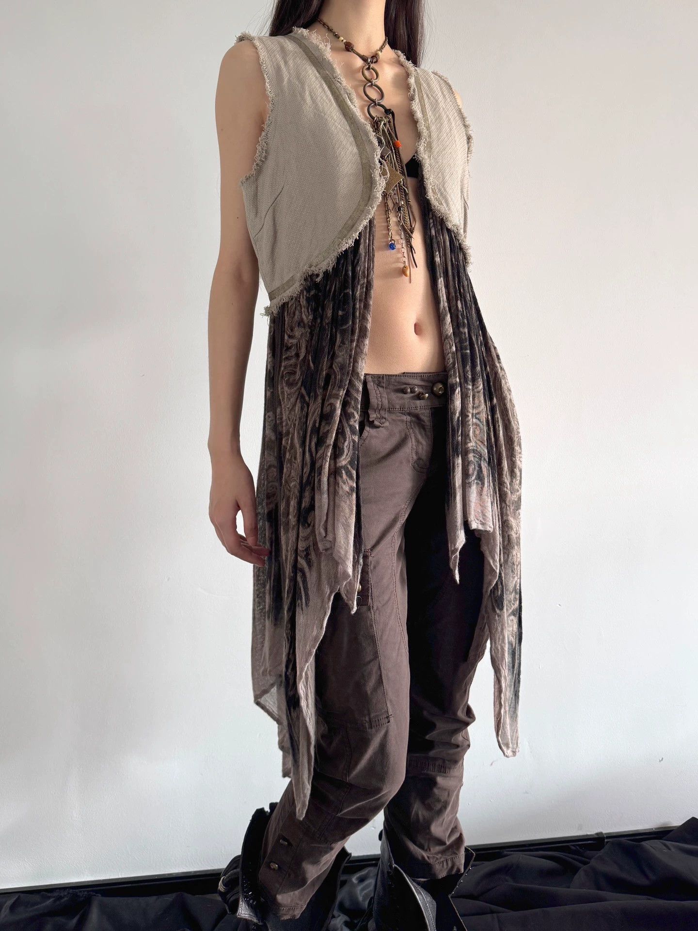 Share Spirit Homme Share Spirit Irregular Sleeveless Tulle-Linen Tassel Printed Cardi Size XS / US 0-2 / IT 36-38 - 5 Thumbnail
