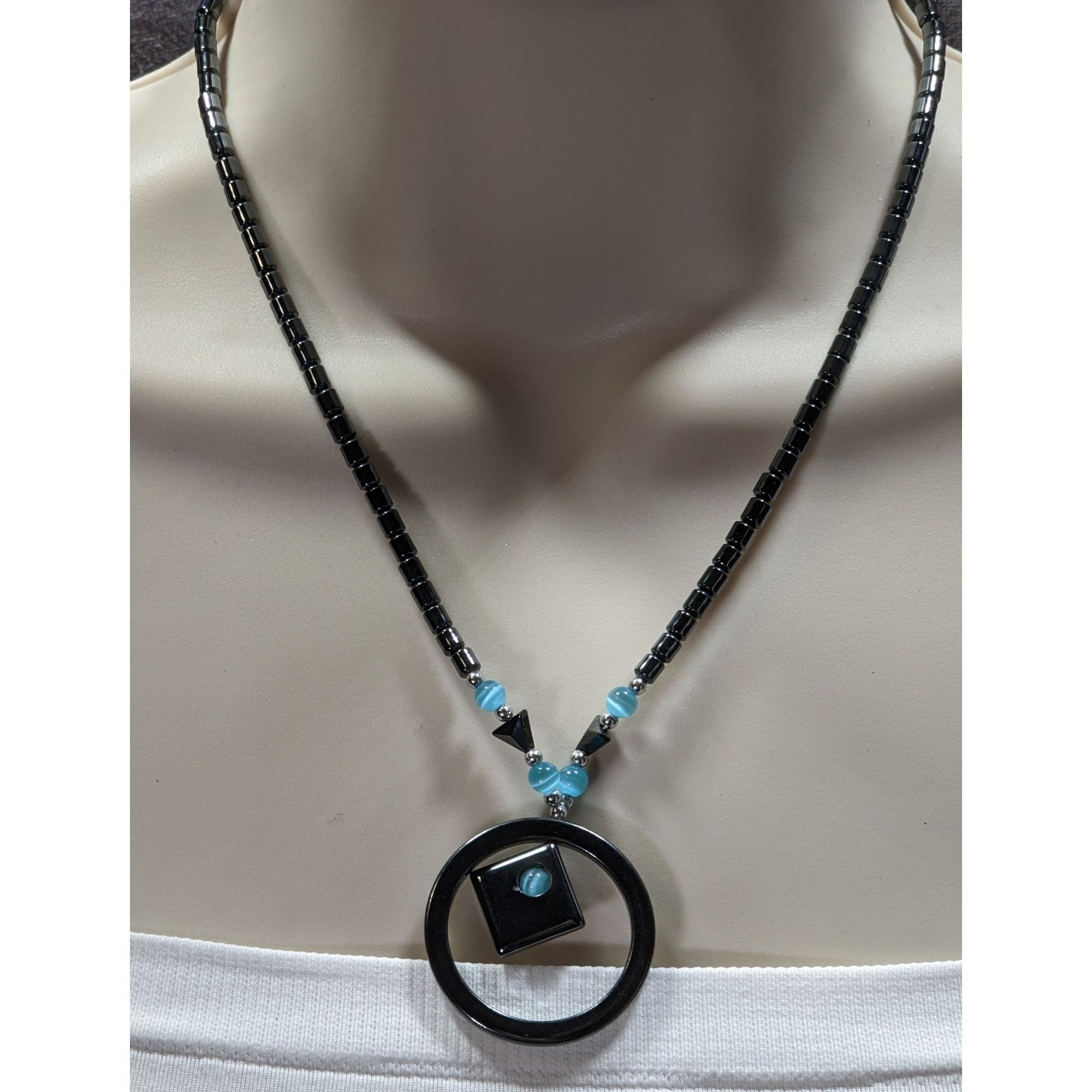 Other Hematite Geometric Beaded Pendant Necklace With Blue Cateye Size ONE SIZE - 3 Thumbnail