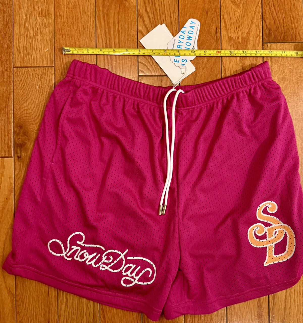 Snowday Snow day extra large shorts with tags Size US 36 / EU 52 - 1 Thumbnail