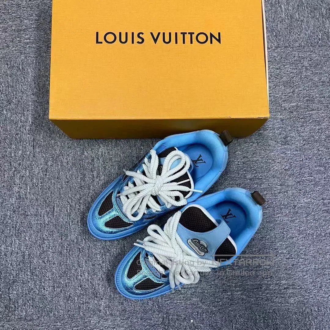 louis vuitton blue low.