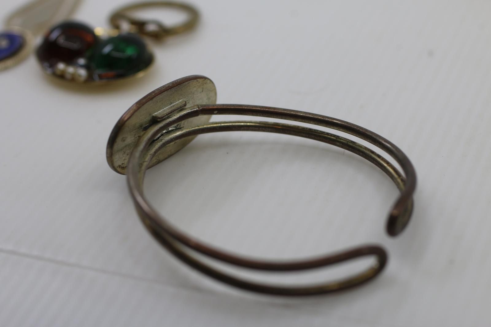 The Unbranded Brand Vintage Mixed Jewelry Lot Cuff Bracelet, Keychain Metal Size ONE SIZE - 6 Thumbnail