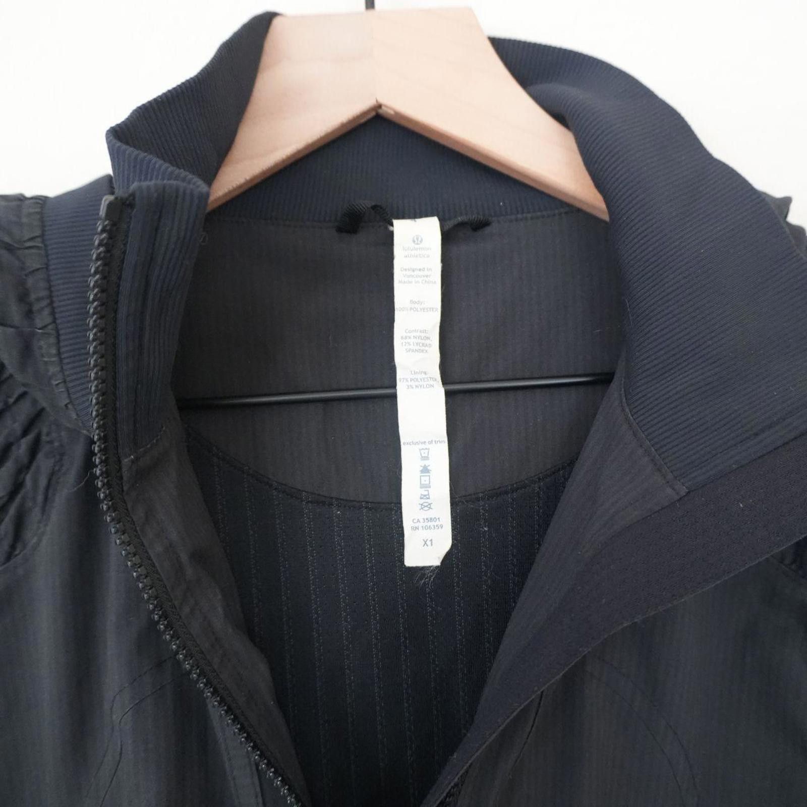 Lululemon Lululemon Jacket Women's 4 Black Running Hoodie Size S / US 4 / IT 40 - 4 Thumbnail