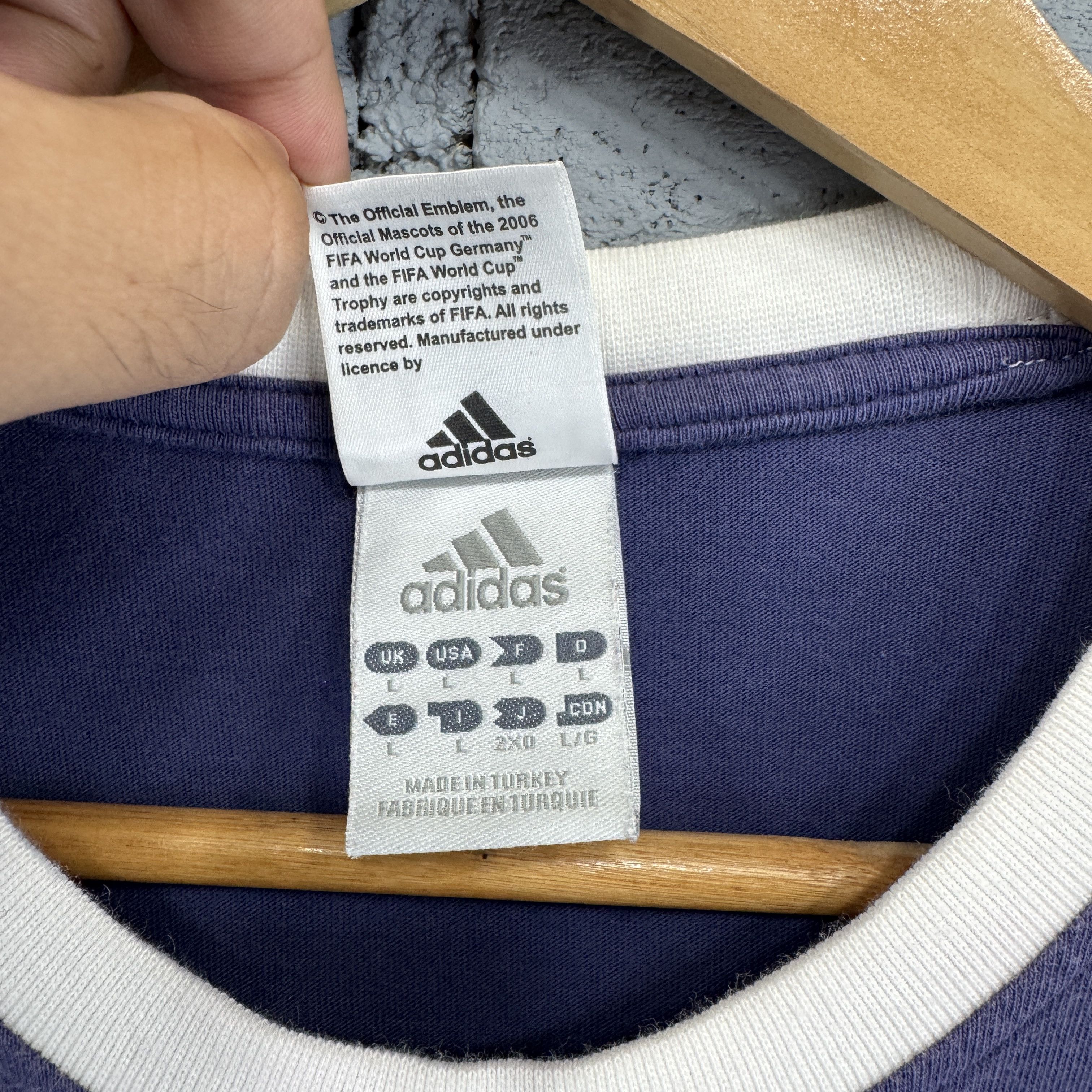 Vintage Vintage 00s Adidas Zidane 10 France Legend World Cup Tshirt Size US L / EU 52-54 / 3 - 6 Thumbnail