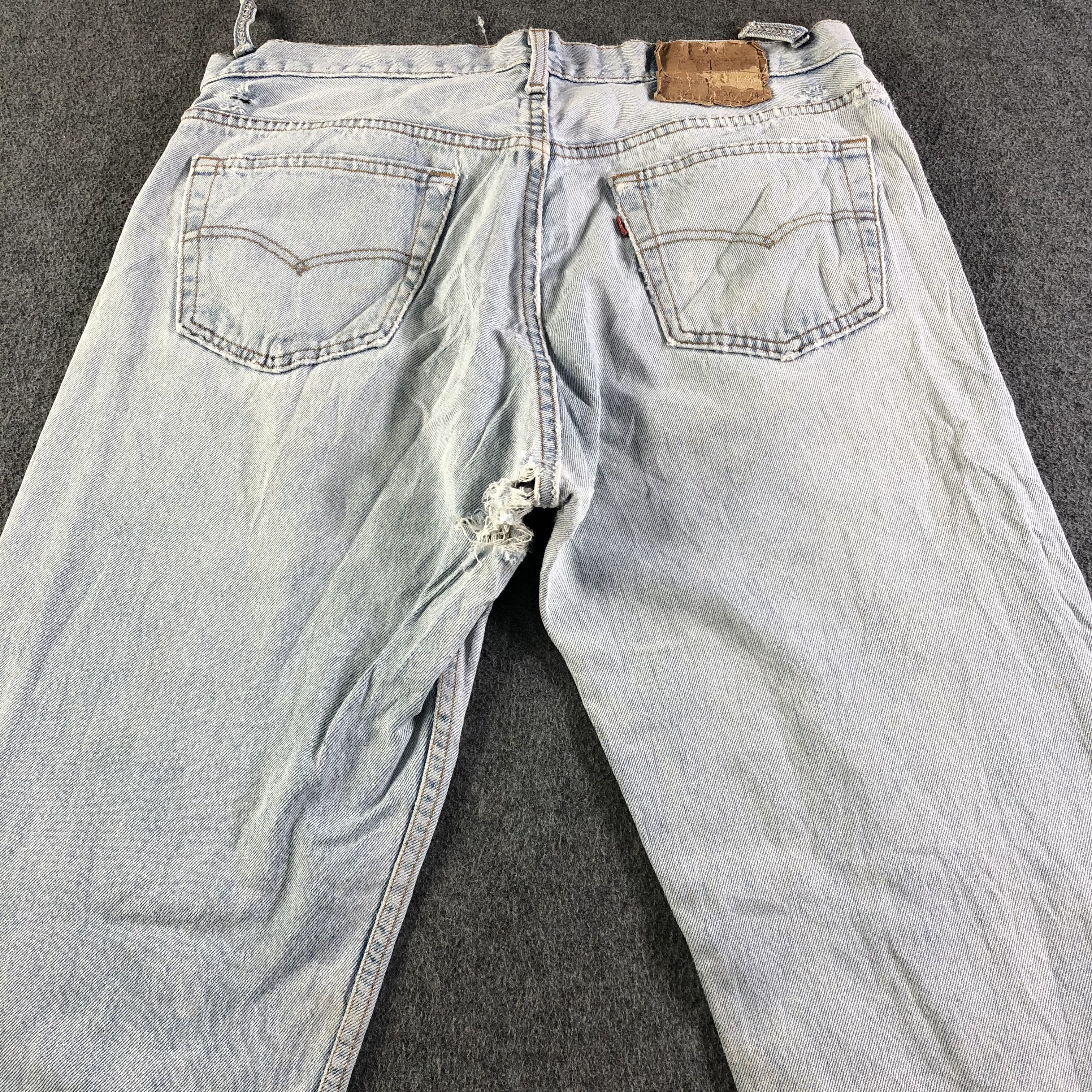 Levi's 90s Vintage Light Wash Levis 501 Jeans-J4365 Size US 34 / EU 50 - 4 Thumbnail