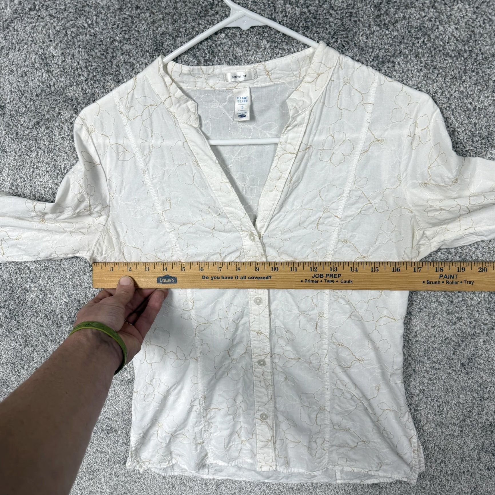 Old Navy Old Navy Blouse Women's S White 3/4 Sleeves V-Neck Button Front Embroidered Floral Lightweight Cotton Casual Spring Size S / US 4 / IT 40 - 4 Thumbnail