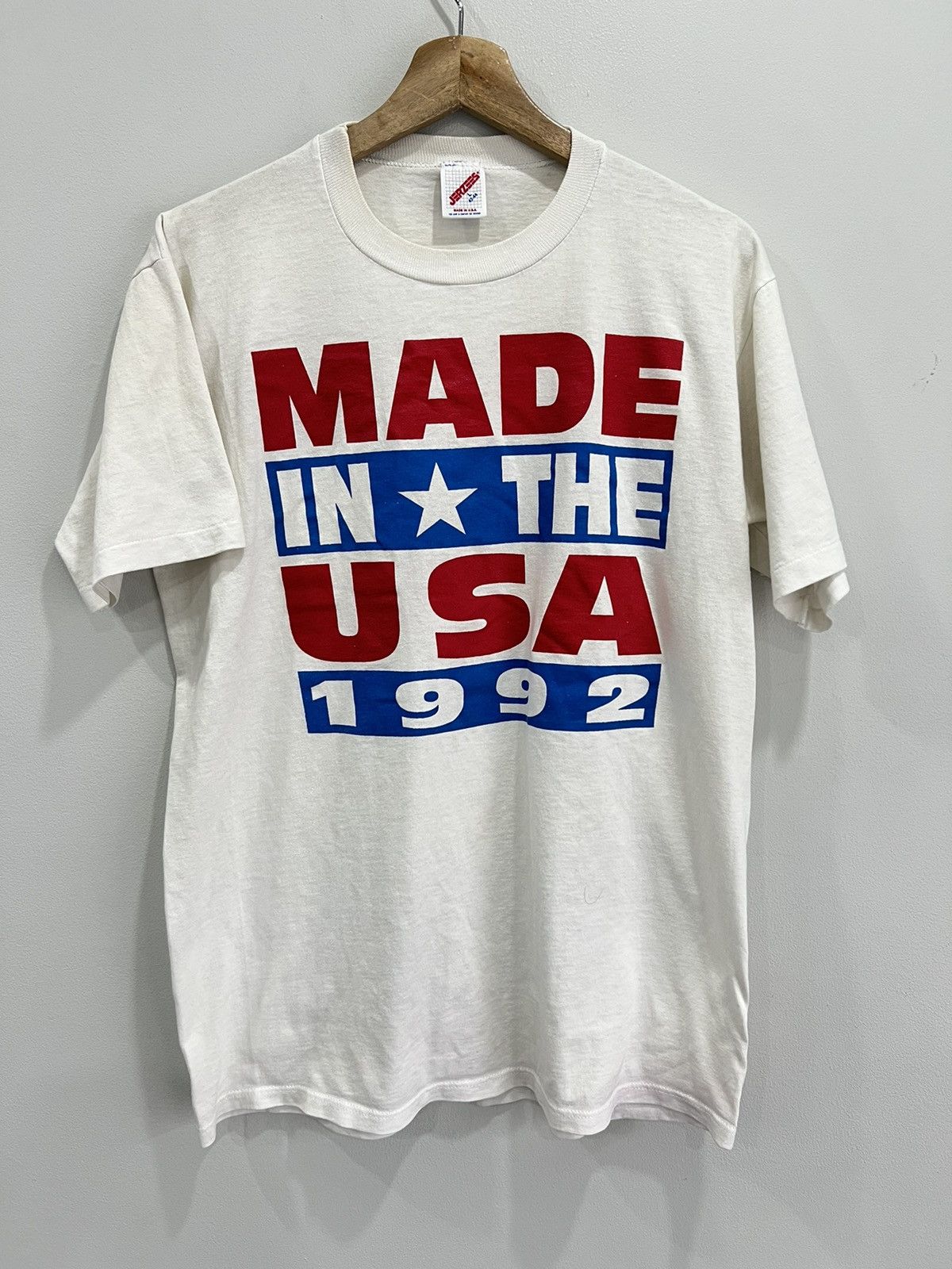 Vintage Vintage Made In The Usa 1992 Tee Shirt Size US L / EU 52-54 / 3 - 1 Thumbnail