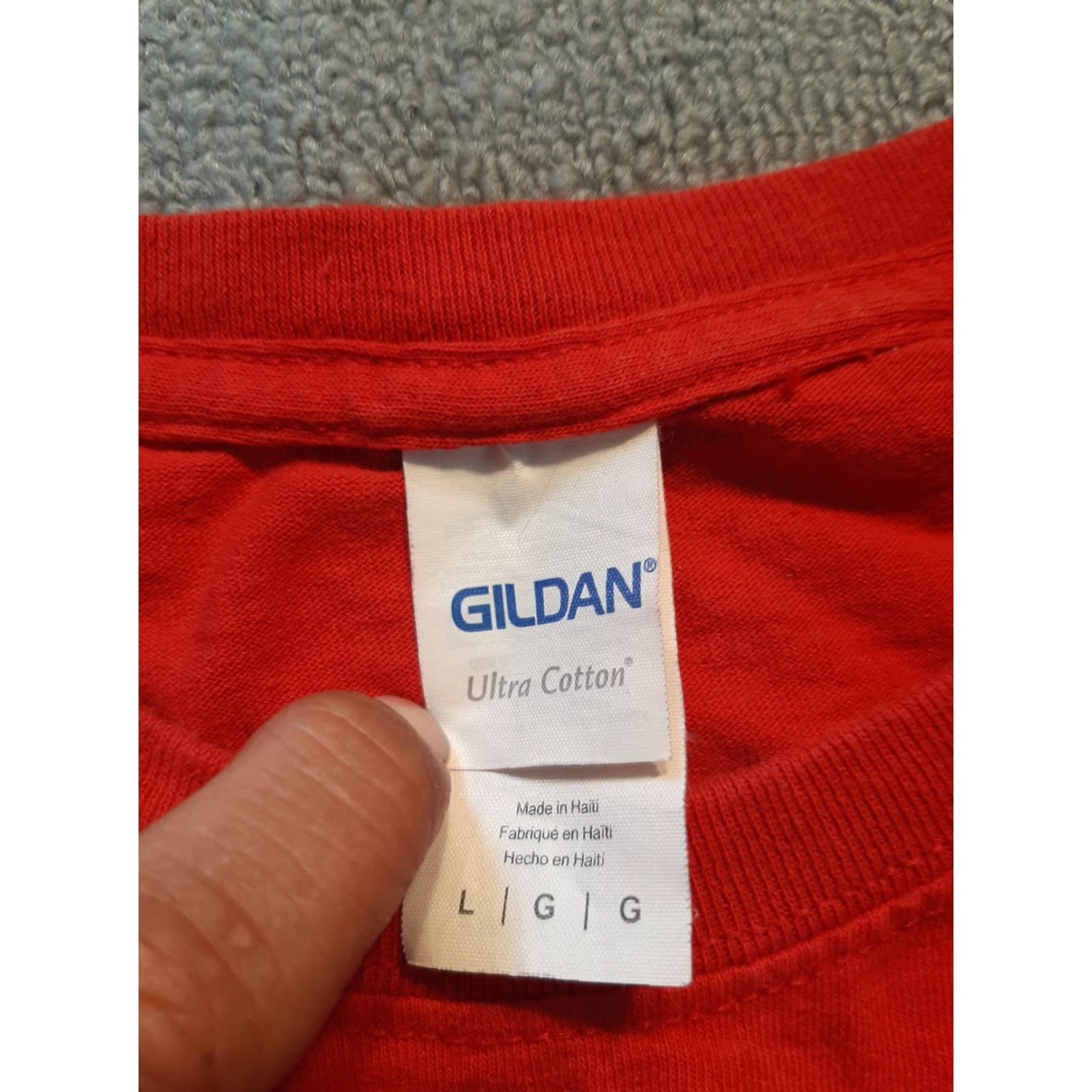 Gildan Columbia Sportswear Staff T-Shirt Mens L Snowflakes Red Christmas Outdoors TOP Size US L / EU 52-54 / 3 - 4 Thumbnail
