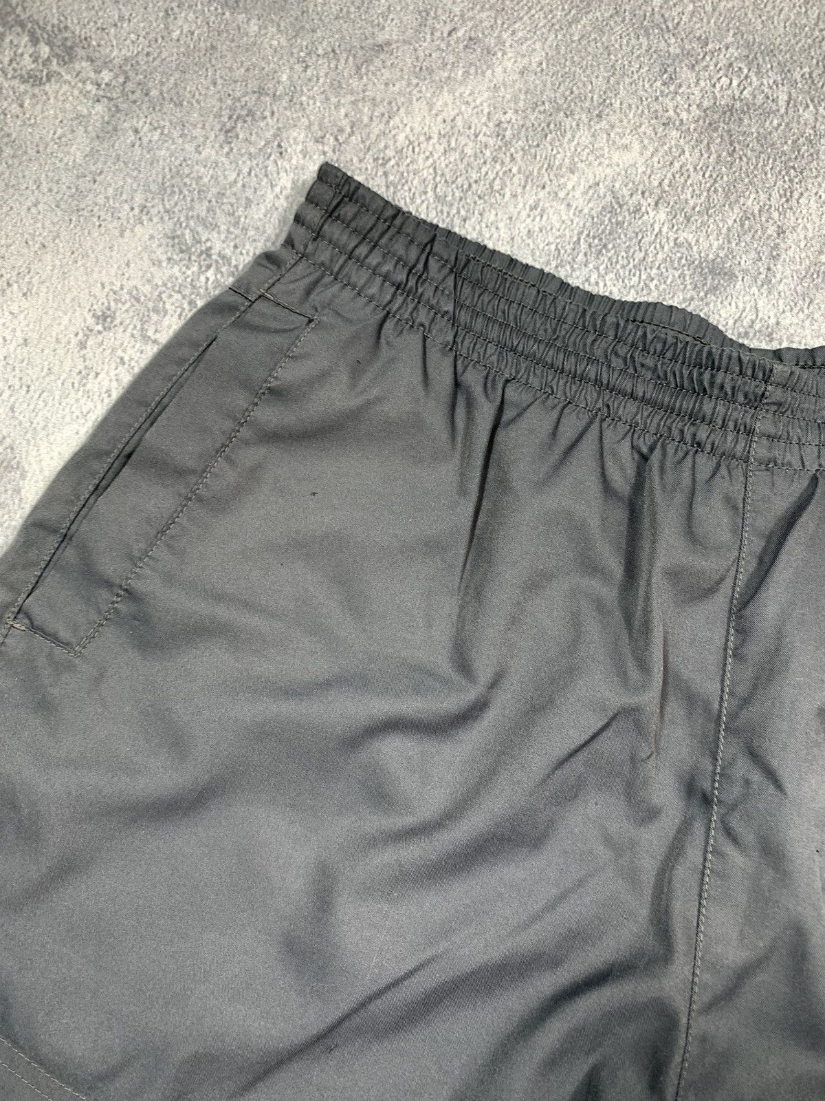 Adidas × Vintage Vintage Adidas shorts streetwear Y2K casual style size S Size US 30 / EU 46 - 5 Thumbnail