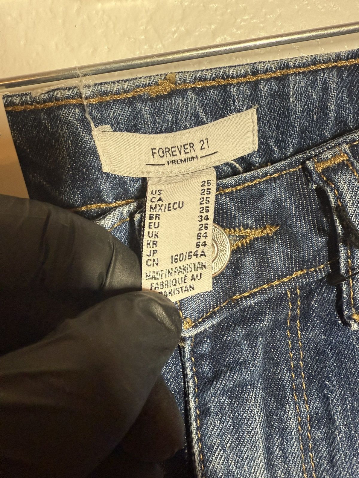 Forever 21 Forever 21 Flare Denim Pants Size 25" / US 0 / IT 36 - 2 Thumbnail