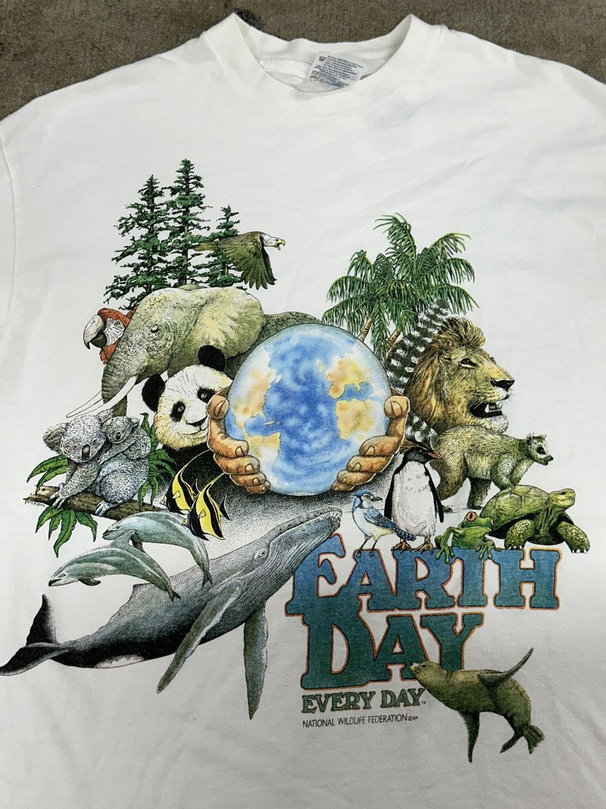 Vintage Vintage 90s Earth Day Animal Panda Lion Graphic T-Shirt Size US L / EU 52-54 / 3 - 4 Thumbnail