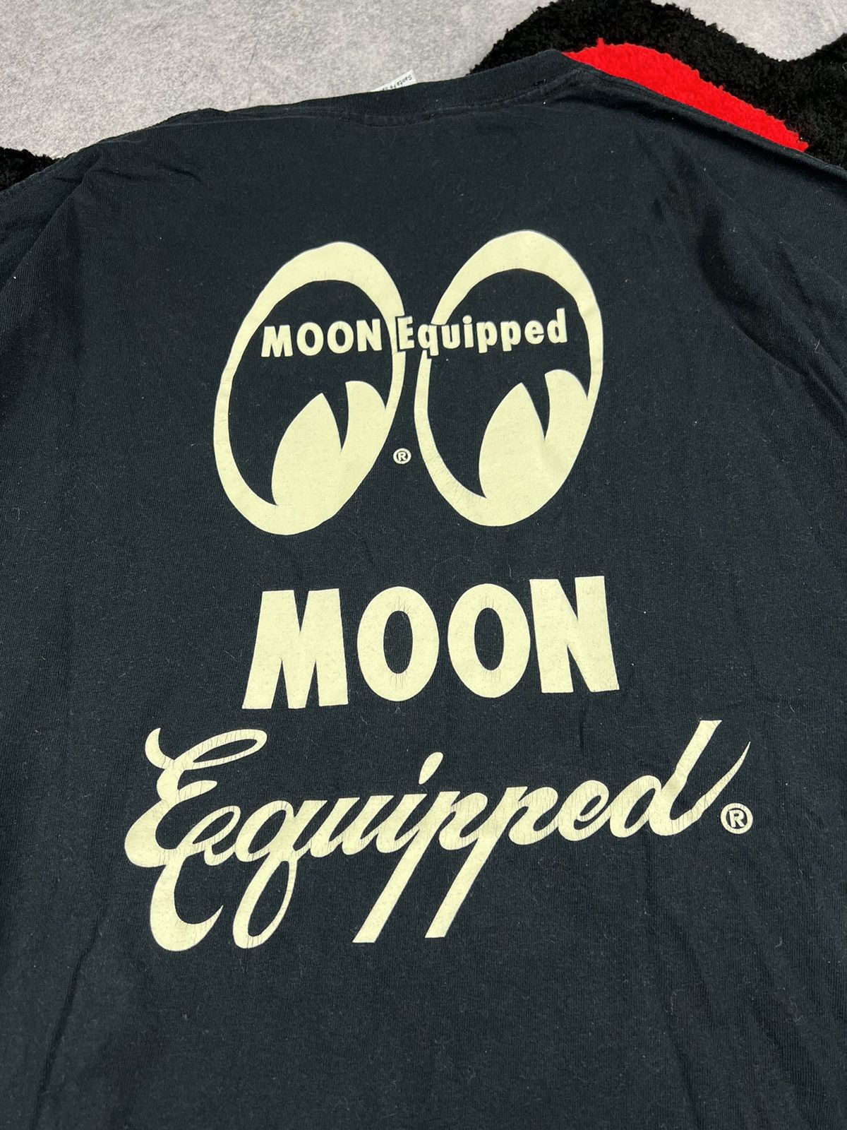 Vintage Vintage 90s Mooneyes Equipped USA Retro Big Logo Y2K Tee Size US XL / EU 56 / 4 - 4 Thumbnail