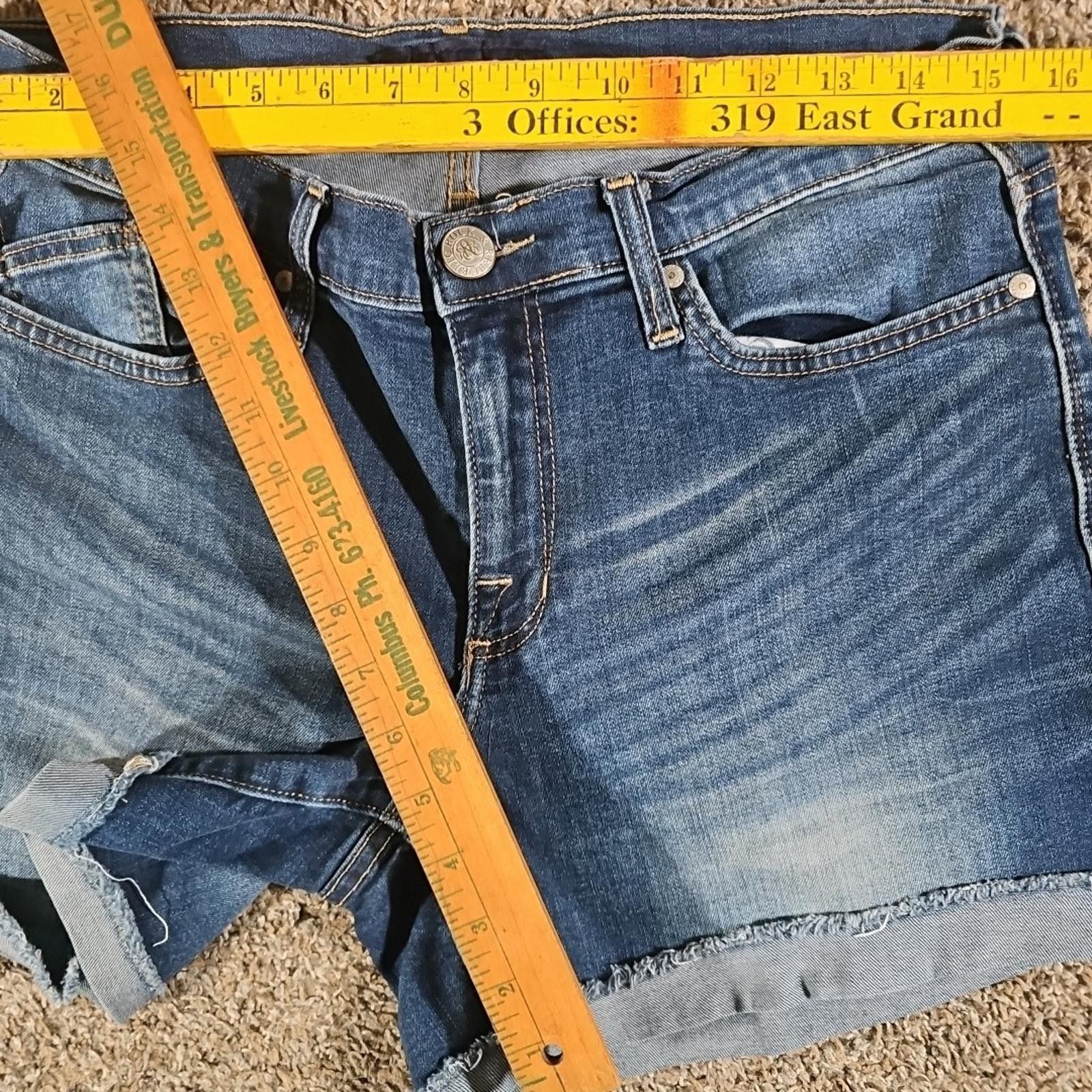 Rock & Republic Rock & Republic Bumpershoot Sz 12 Jean Shorts Size 34" / US 12 / IT 48 - 4 Thumbnail