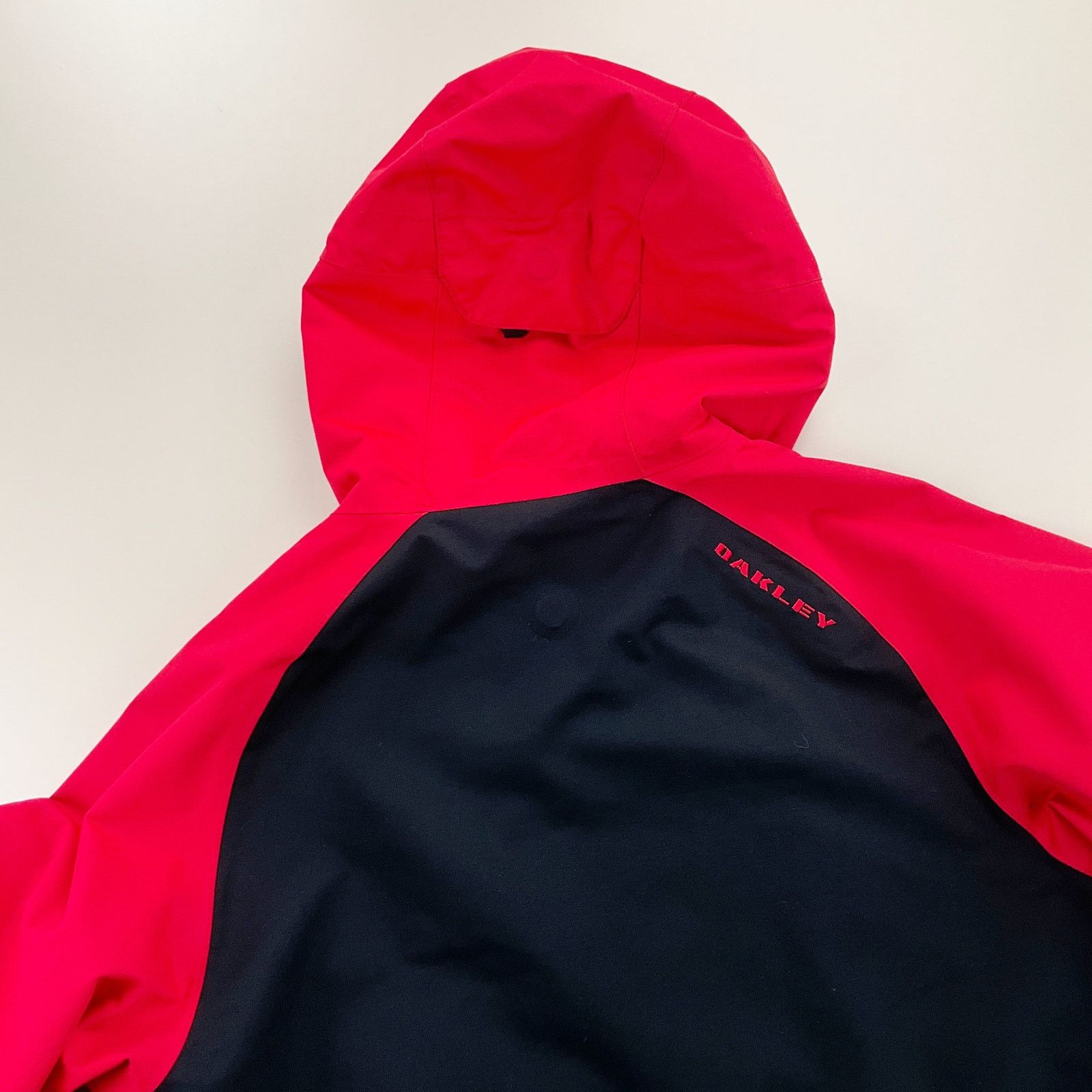 Oakley Oakley Outdoor Ski Jacket - Small outerwear mens black red Size US S / EU 44-46 / 1 - 8 Thumbnail