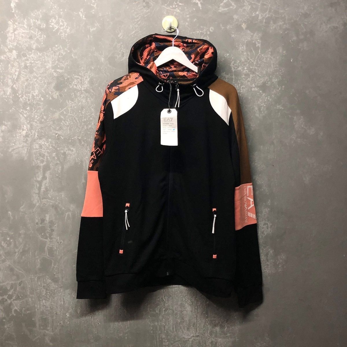 Emporio Armani Emporio armani sample piece Size US L / EU 52-54 / 3 - 2 Thumbnail
