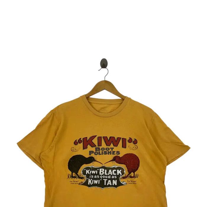 Vintage KIWI BOOT POLISHES x UNIQLO Collection Kiwi Tan Tee Shirt Size US L / EU 52-54 / 3 - 2 Thumbnail