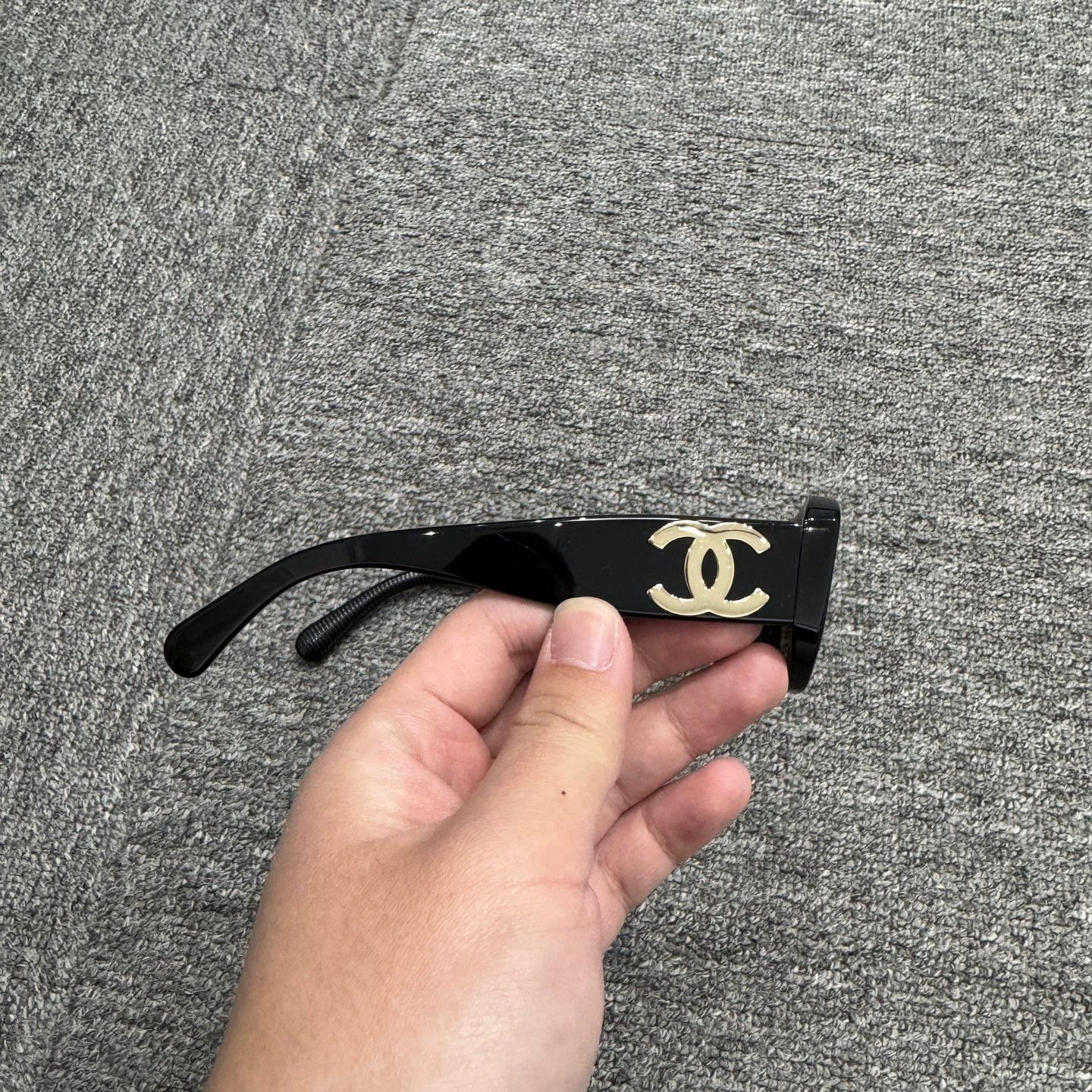 Chanel Chanel 95 New Scratched Shades One Size Size ONE SIZE - 3 Thumbnail