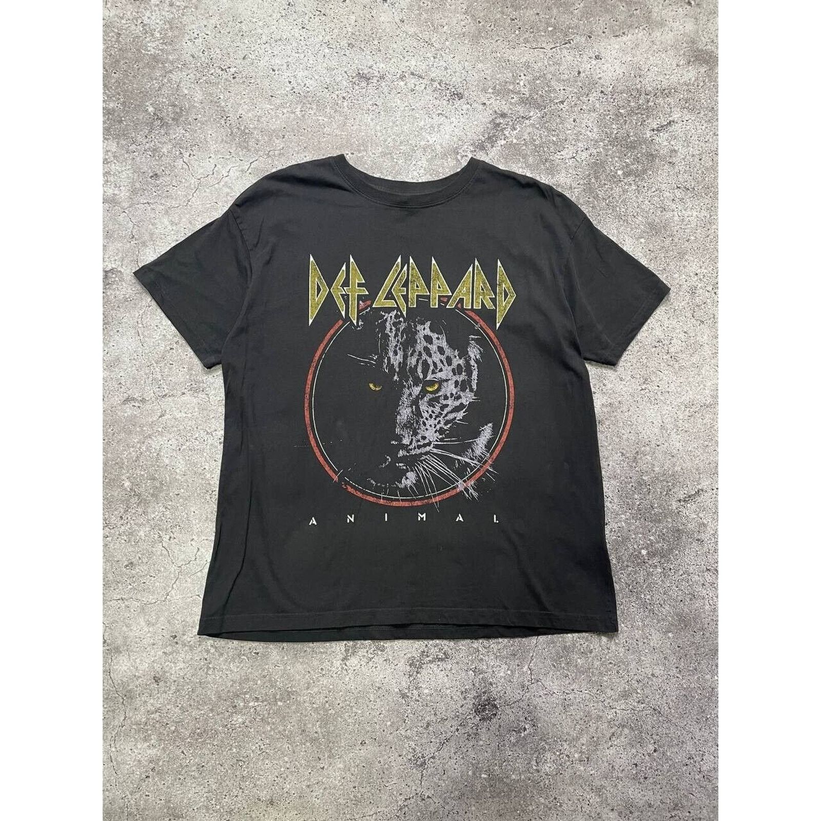 Def Leppard Vintage Def Leppard Band T-Shirt Black Leopard Cotton Size M Size US M / EU 48-50 / 2 - 1 Thumbnail