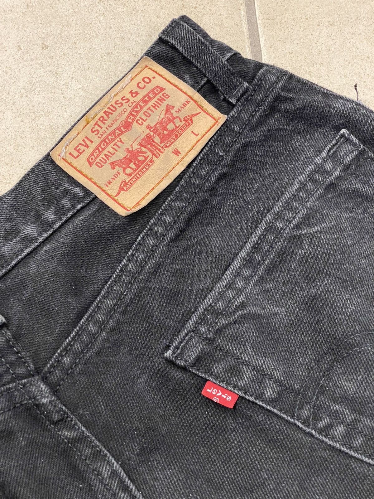 Levi's × Levi's Vintage Clothing Levi’s 550 Relaxed Fit Black Vintage Denim Jeans Size US 31 - 4 Thumbnail