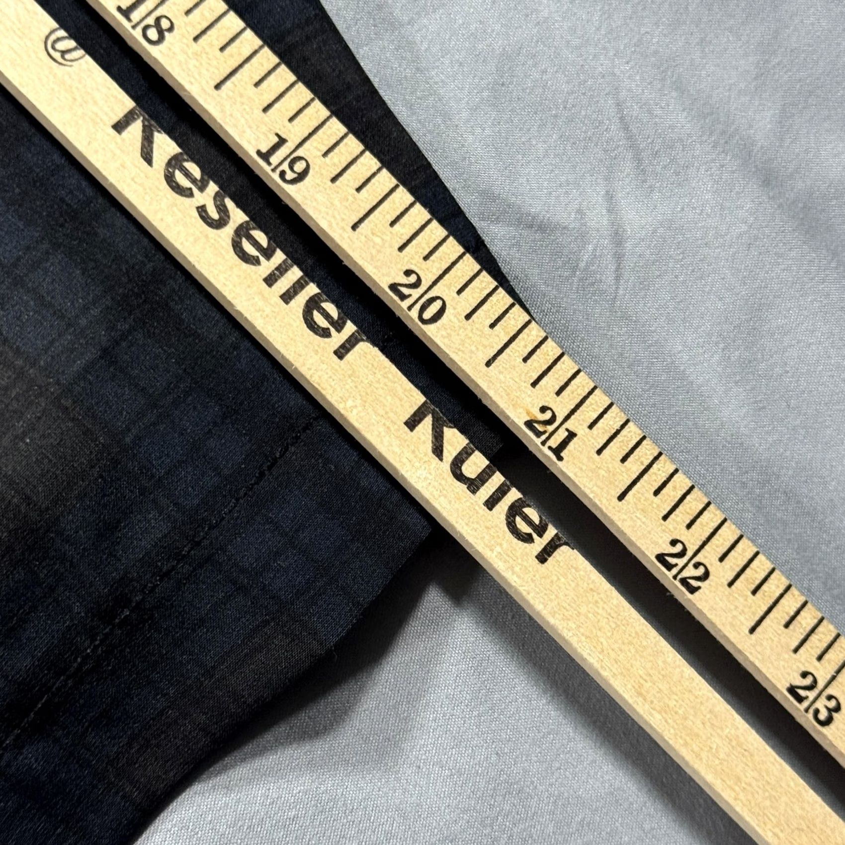 TravisMathew Travis Mathew Shorts Mens 36 Gray Plaid Golf Chino Stretch Performance Casual Regular Front Flat Front Pockets Belt Loops Travel Inseam 11in Size US 36 / EU 52 - 7 Thumbnail