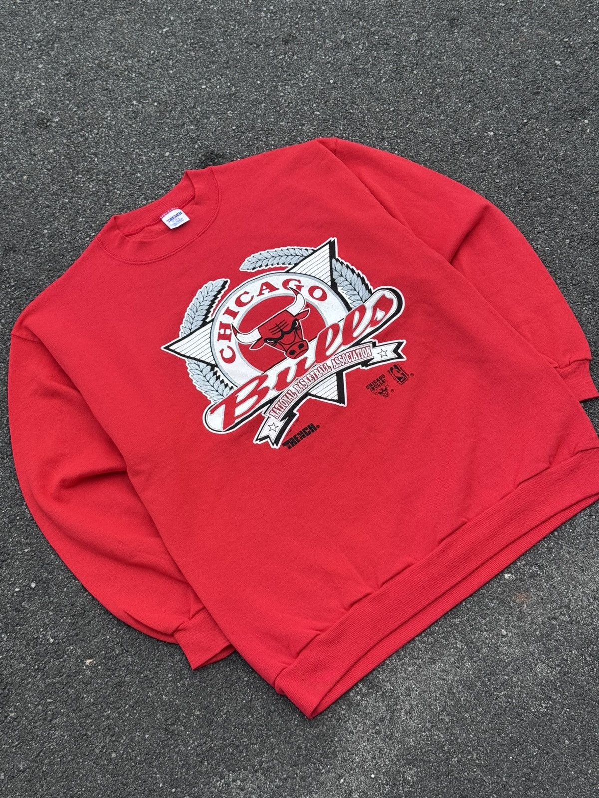 NBA vintage 1990s Chicago Bulls NBA crewneck sweatshirt. Size US L / EU 52-54 / 3 - 2 Thumbnail