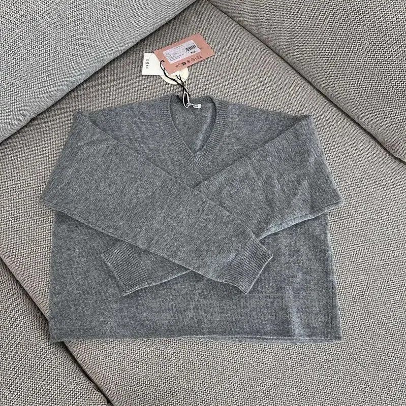 Miu Miu Miu Miu Gray Wool Sweater for Women . Size L / US 10 / IT 46 - 2 Thumbnail