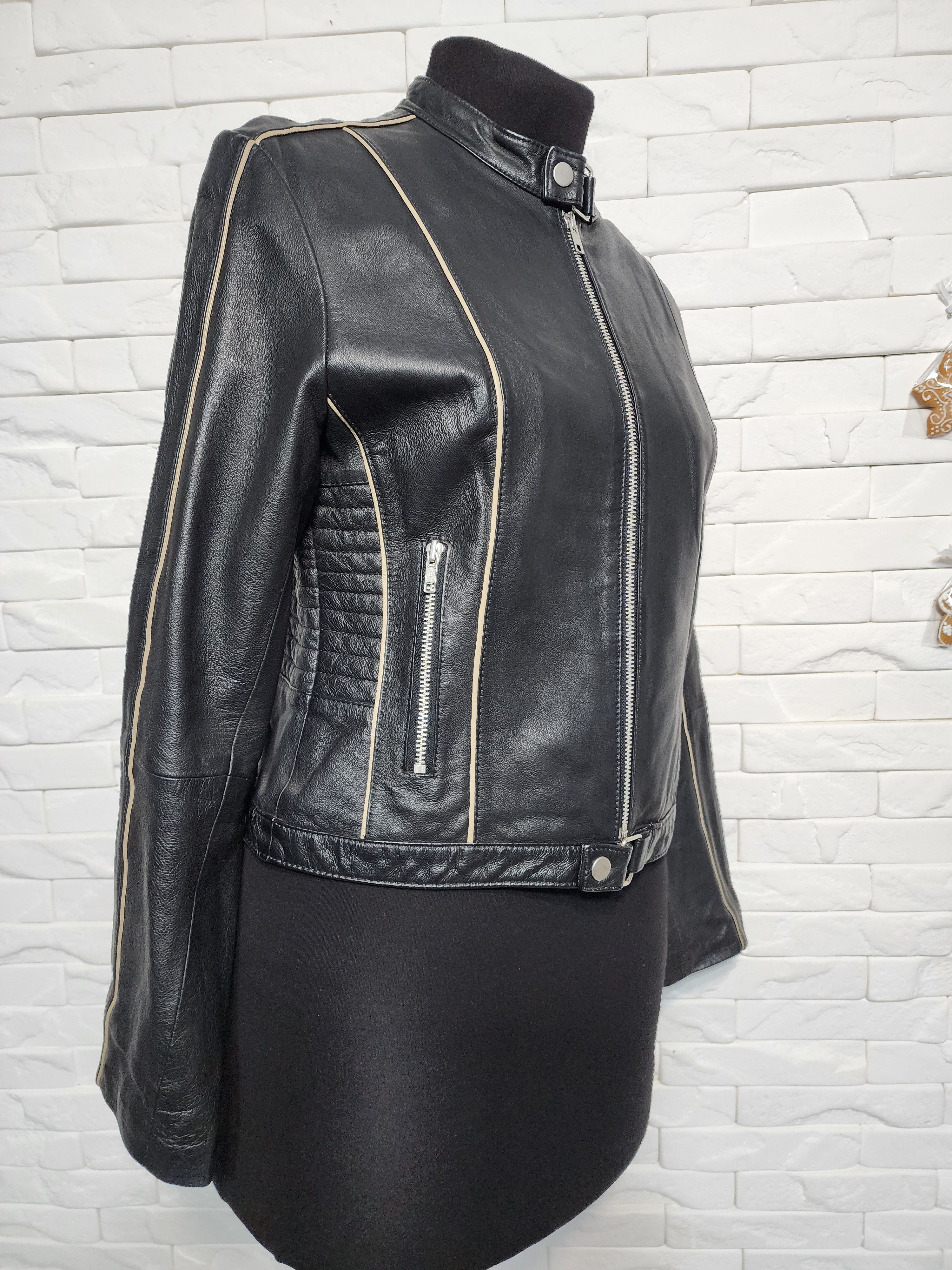 Other Black Leather Women's Jacket: Zippered Sport Style. Size M / US 6-8 / IT 42-44 - 3 Thumbnail